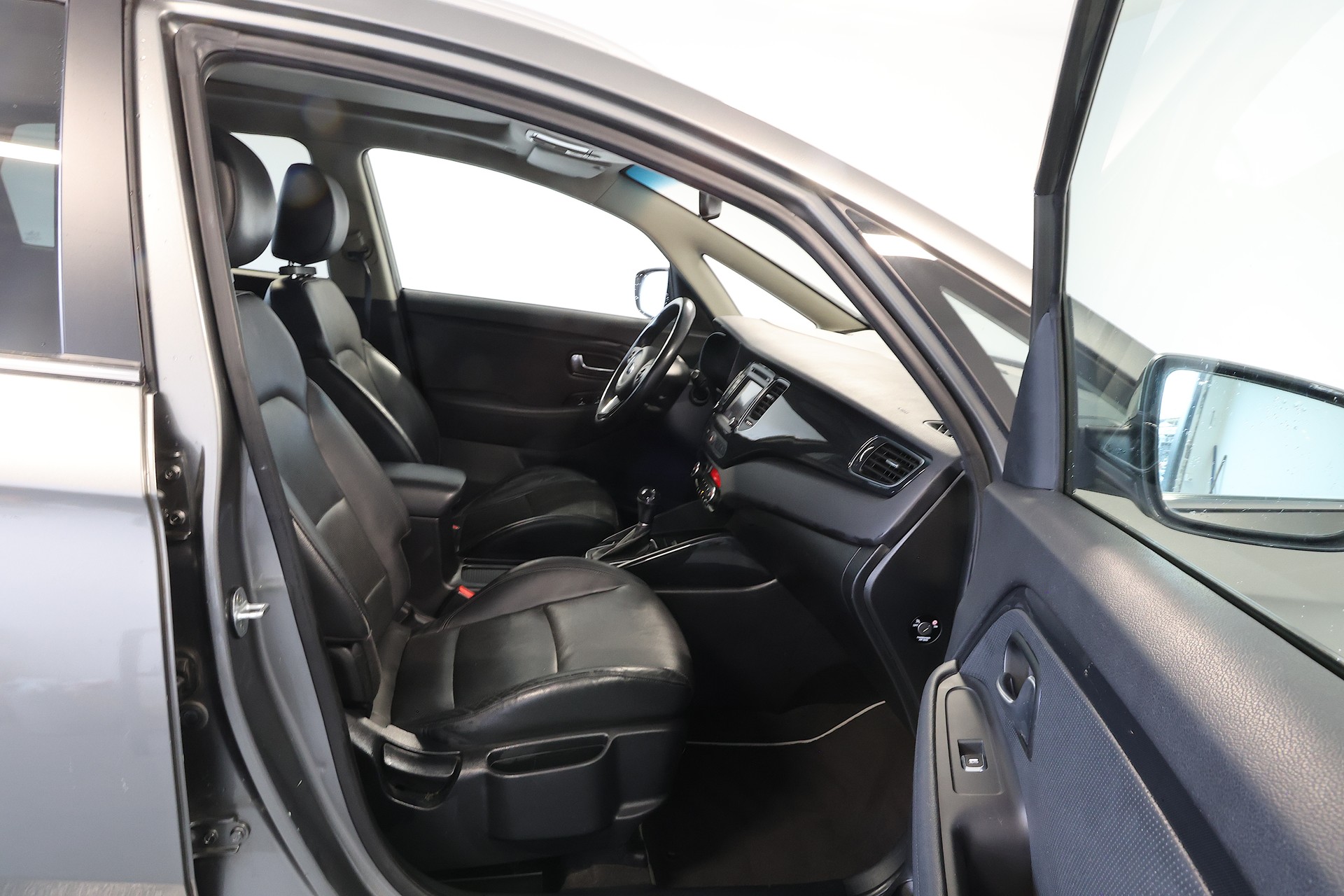 KIA Carens 2.0 GDi Style 7-Sitzer *CH-Fahrzeug* *MFK* *Service* *Vollausstattung*-image-8