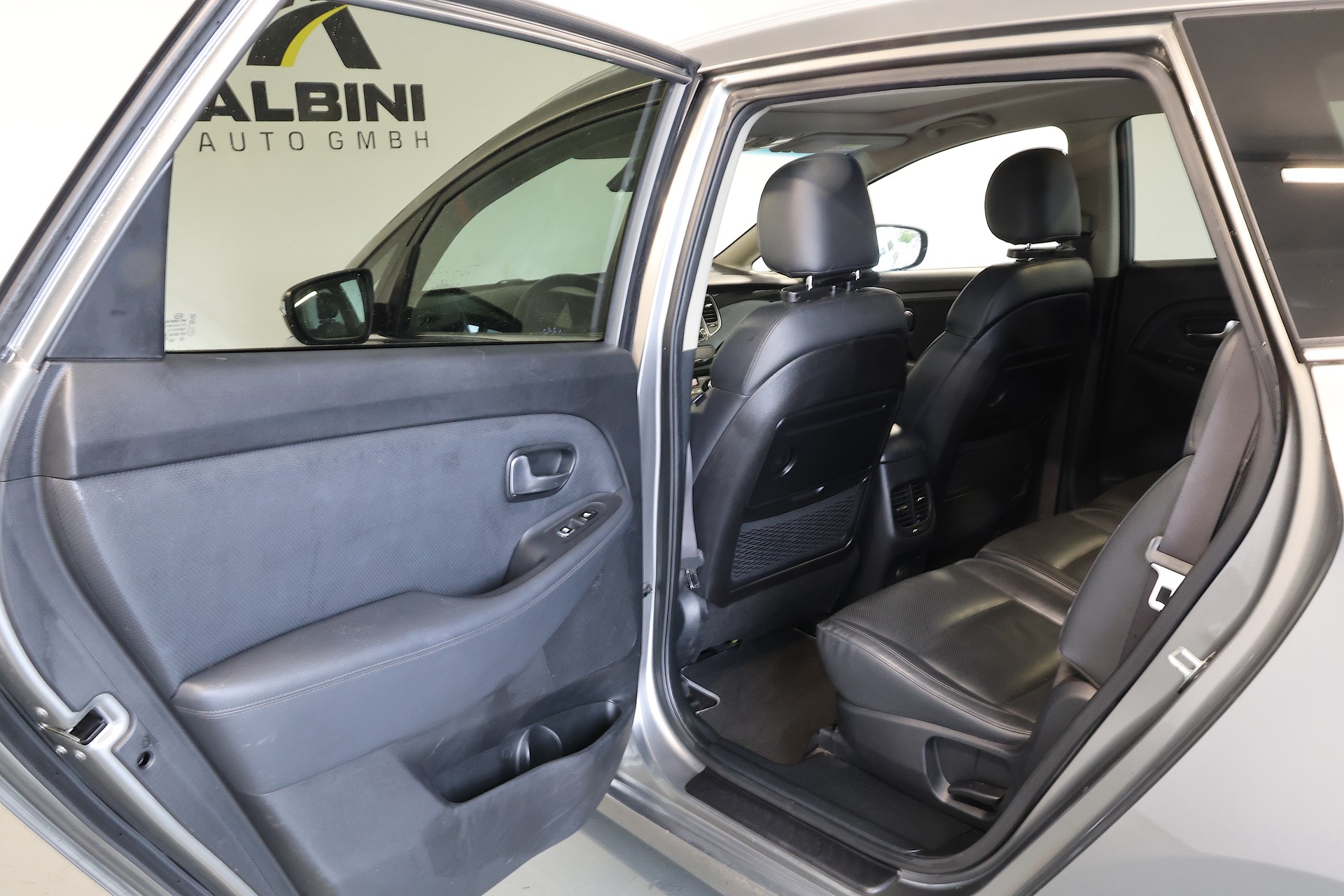 KIA Carens 2.0 GDi Style 7-Sitzer *CH-Fahrzeug* *MFK* *Service* *Vollausstattung*-image-11