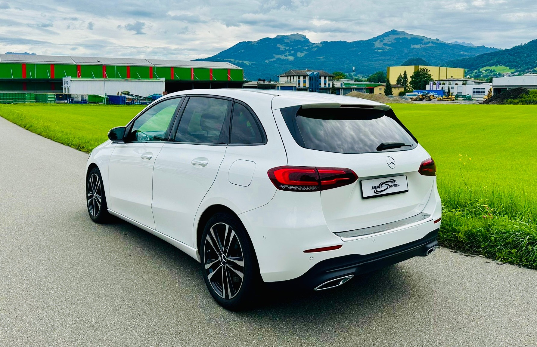 MERCEDES-BENZ B 250 4Matic Progressive-image-2