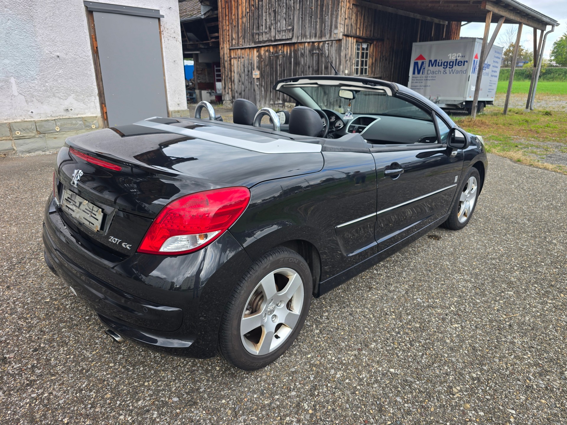 PEUGEOT 207 CC 1.6 16V Turbo Swiss Edition-image-1