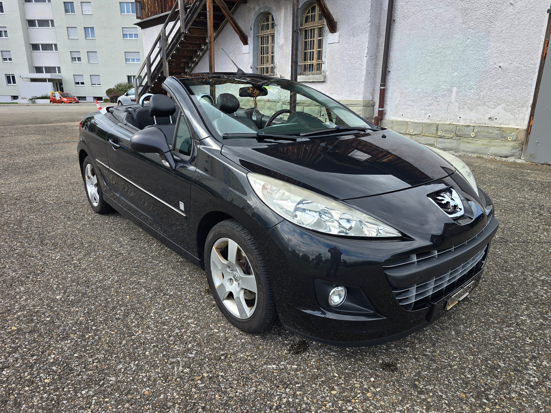 PEUGEOT 207 CC 1.6 16V Turbo Swiss Edition-image-7