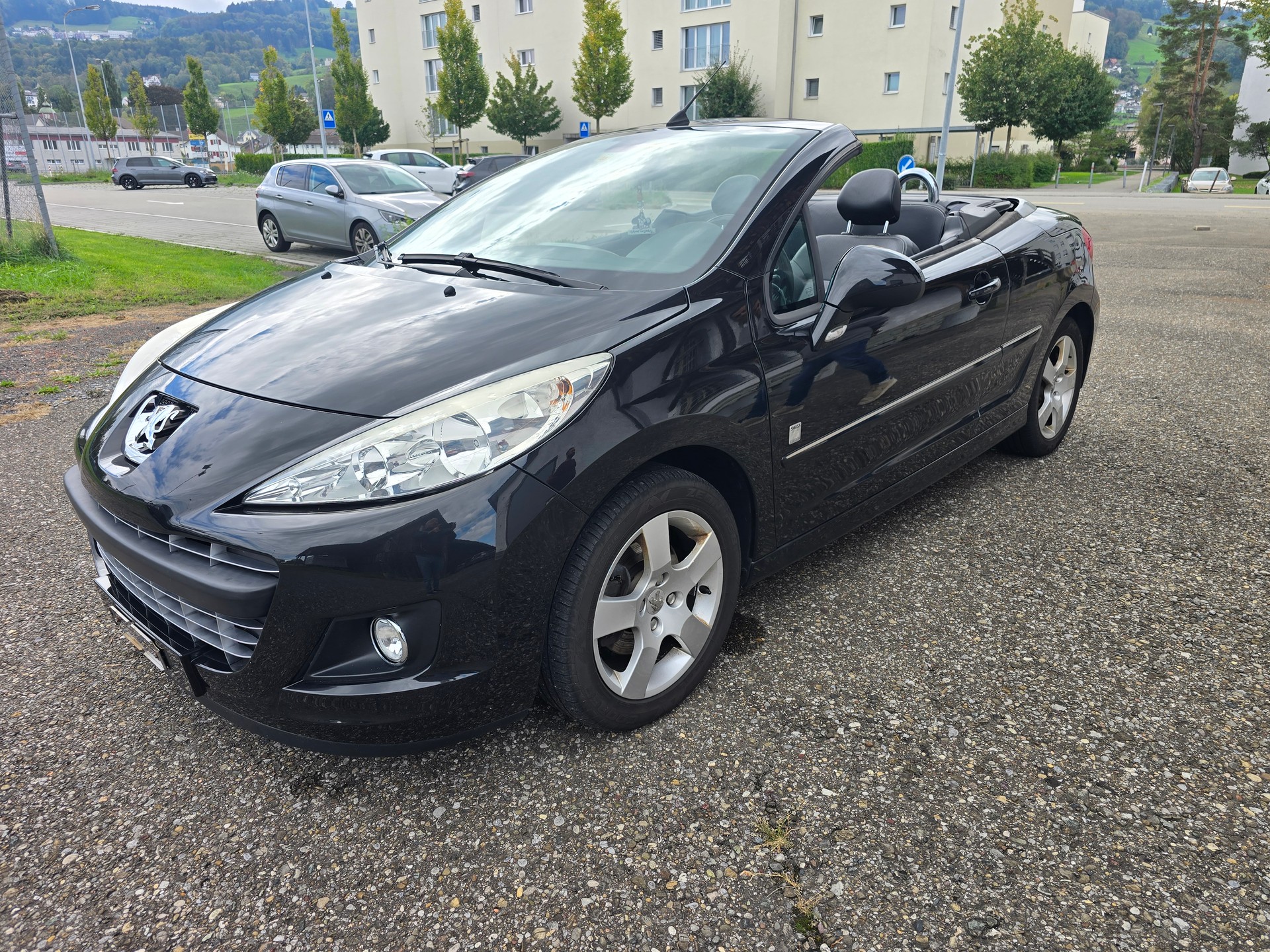 PEUGEOT 207 CC 1.6 16V Turbo Swiss Edition-image-0