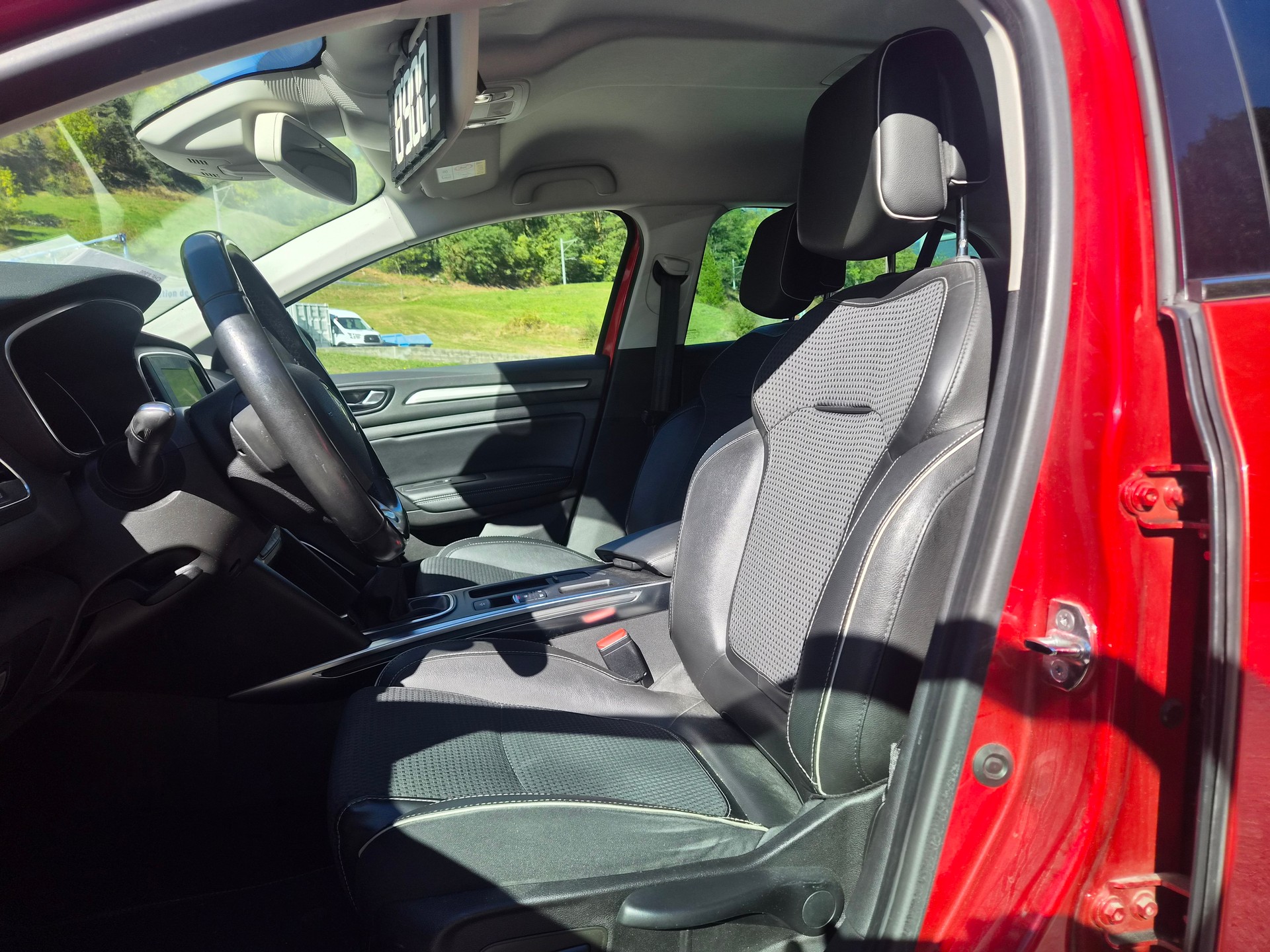RENAULT Mégane 1.2 16V Turbo Bose-image-6