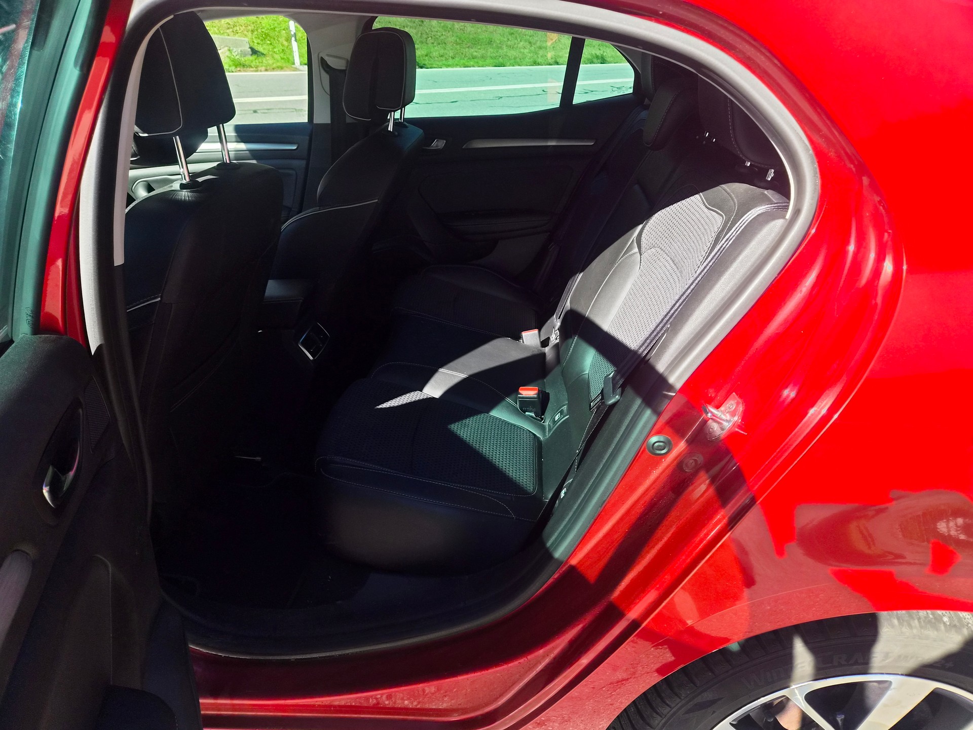 RENAULT Mégane 1.2 16V Turbo Bose-image-7