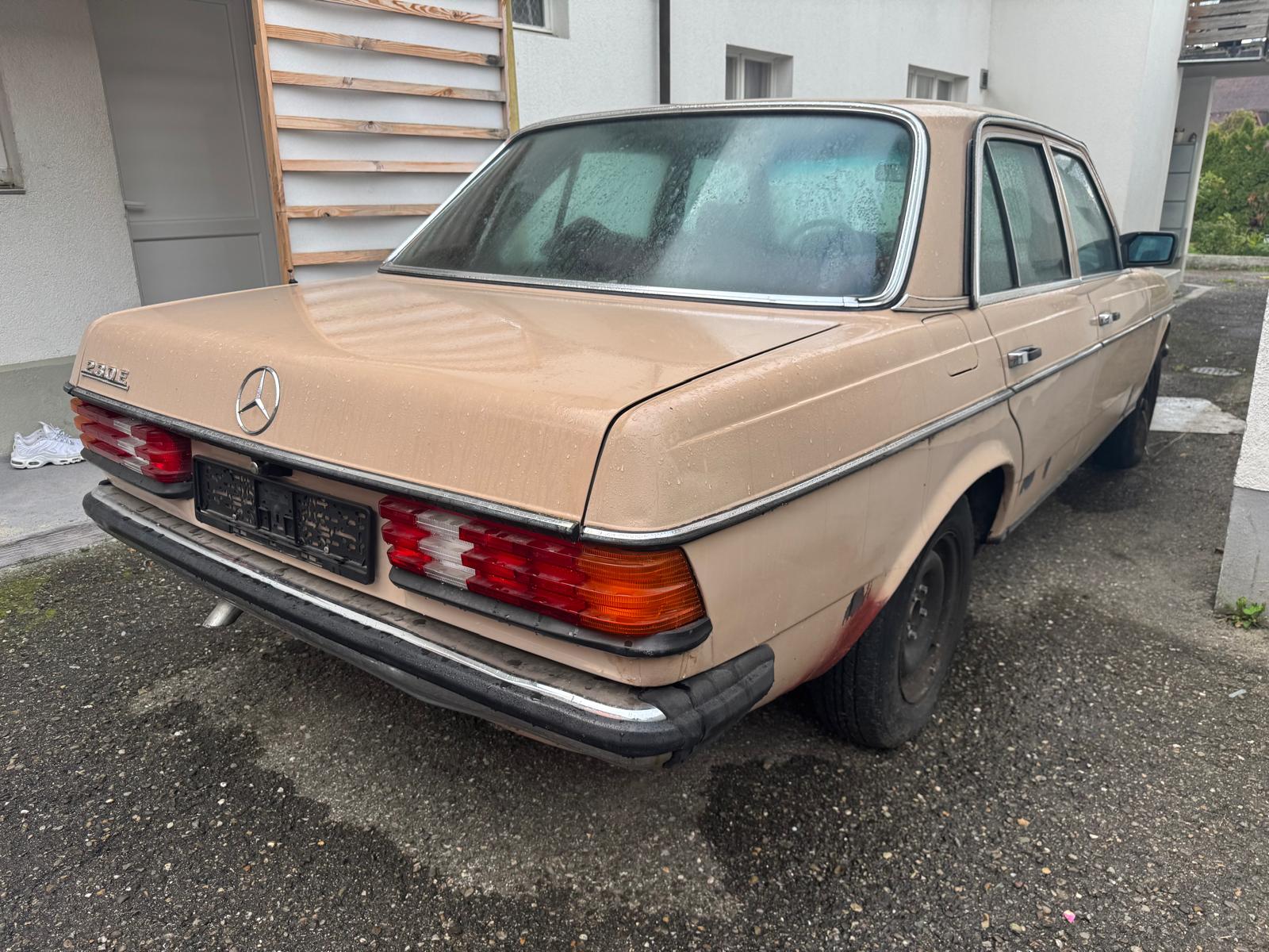 MERCEDES-BENZ 230 E-image-5