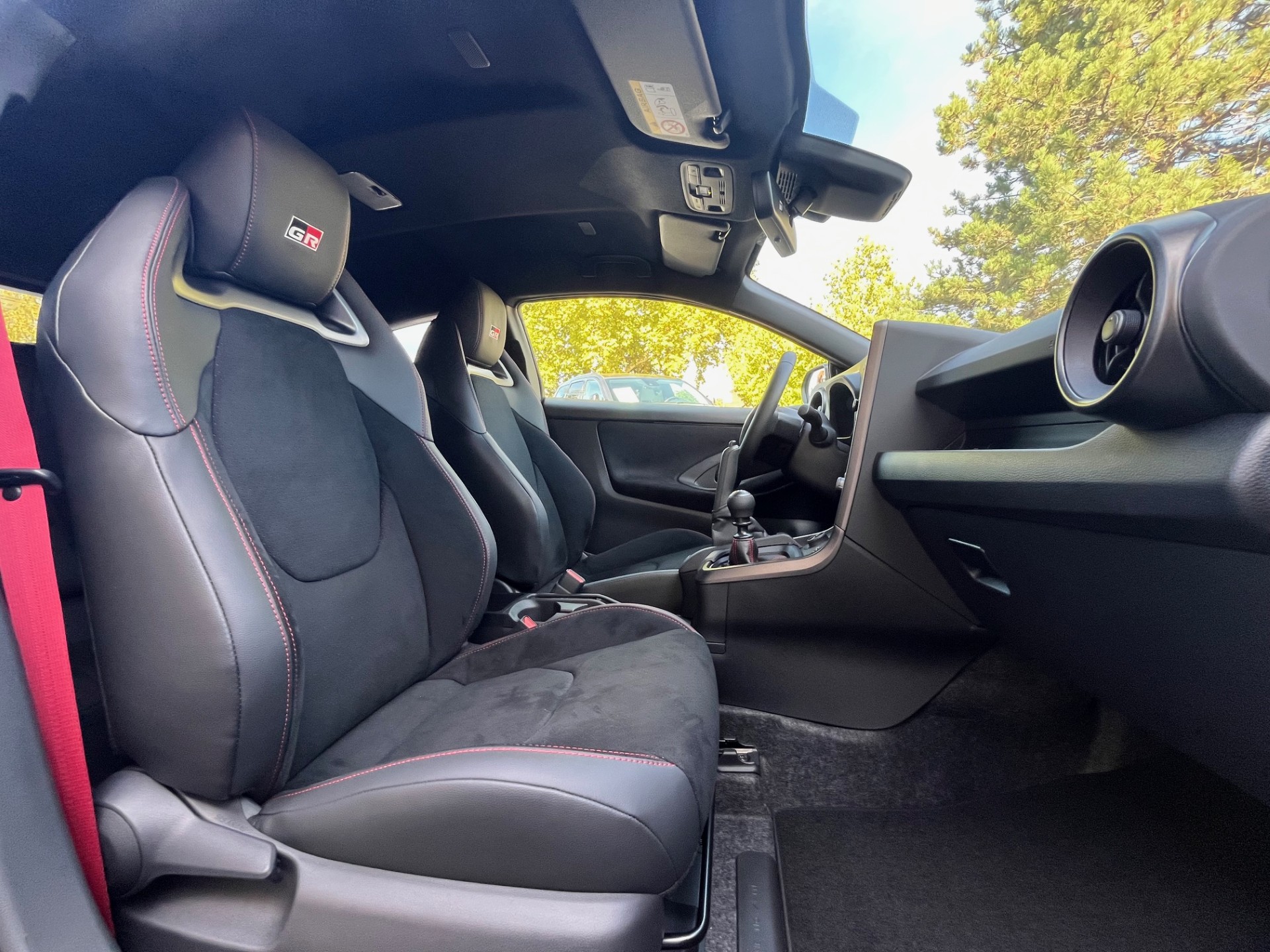 TOYOTA Yaris 1.6 GR Sport-image-7