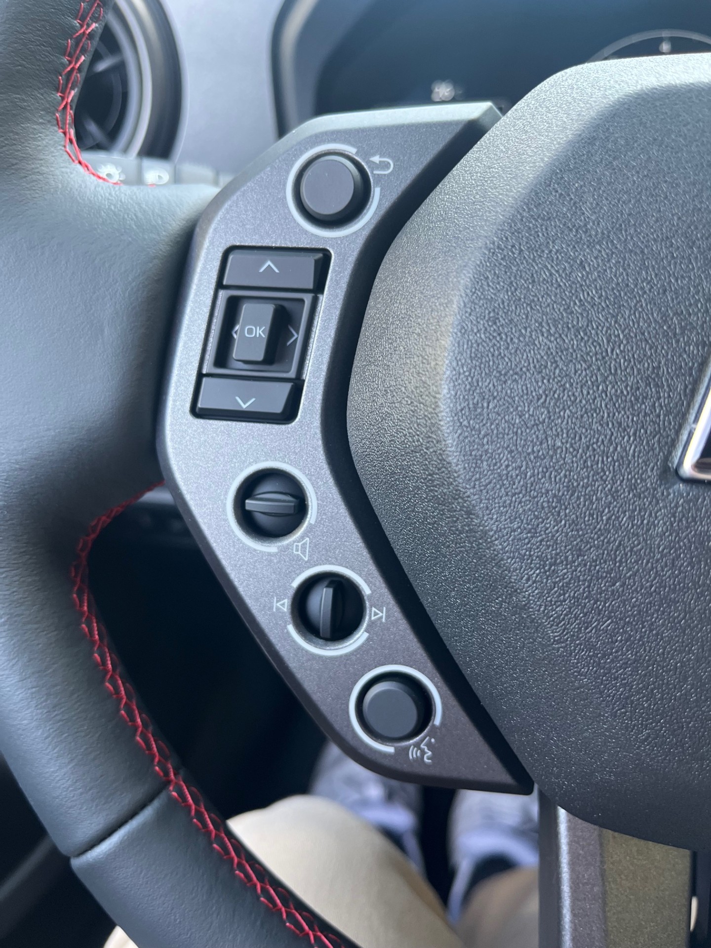 TOYOTA Yaris 1.6 GR Sport-image-17