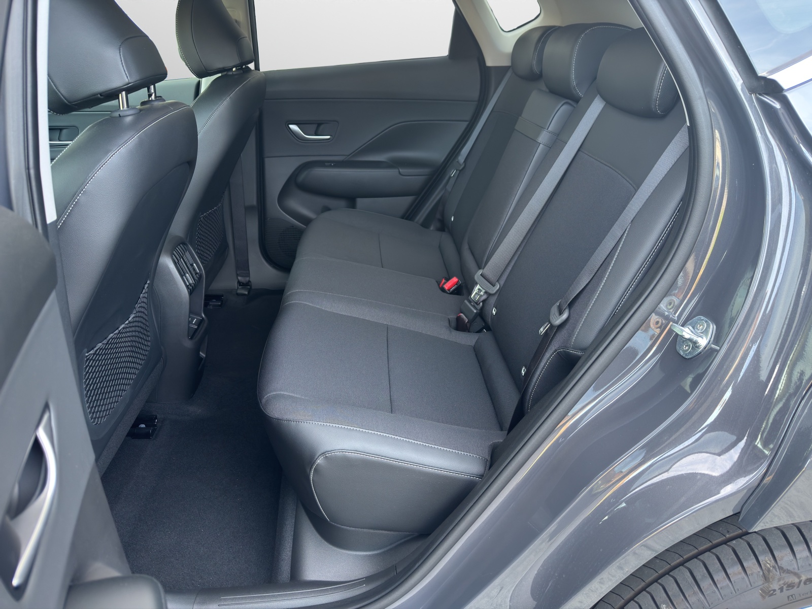 HYUNDAI Kona Electric Amplia 65,4 kWh inkl. Wärmepumpe-image-8