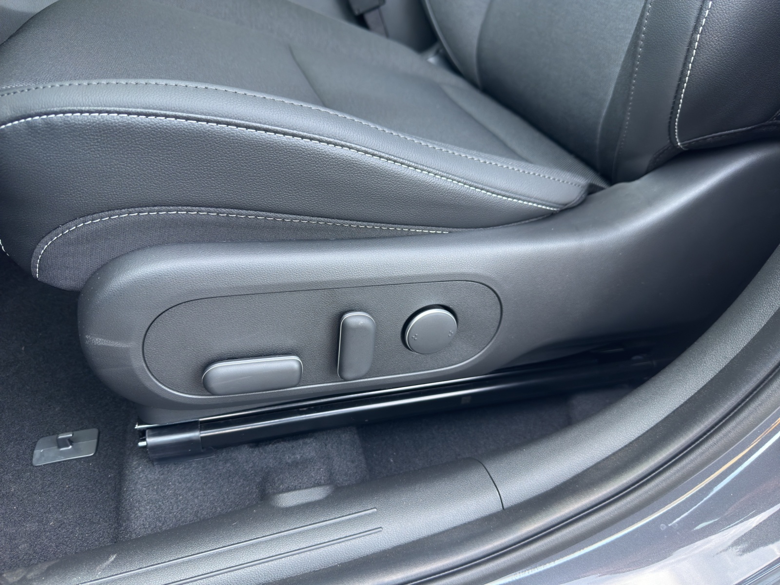 HYUNDAI Kona Electric Amplia 65,4 kWh inkl. Wärmepumpe-image-5