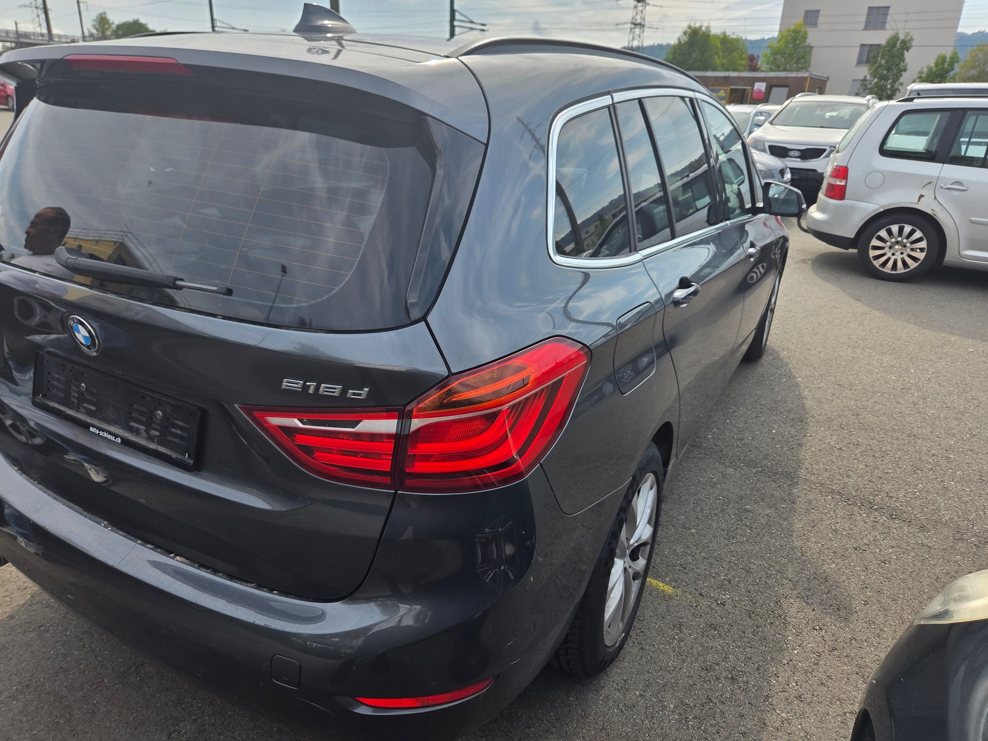 BMW 218d xDrive Gran Tourer Sport Line Steptronic-image-4