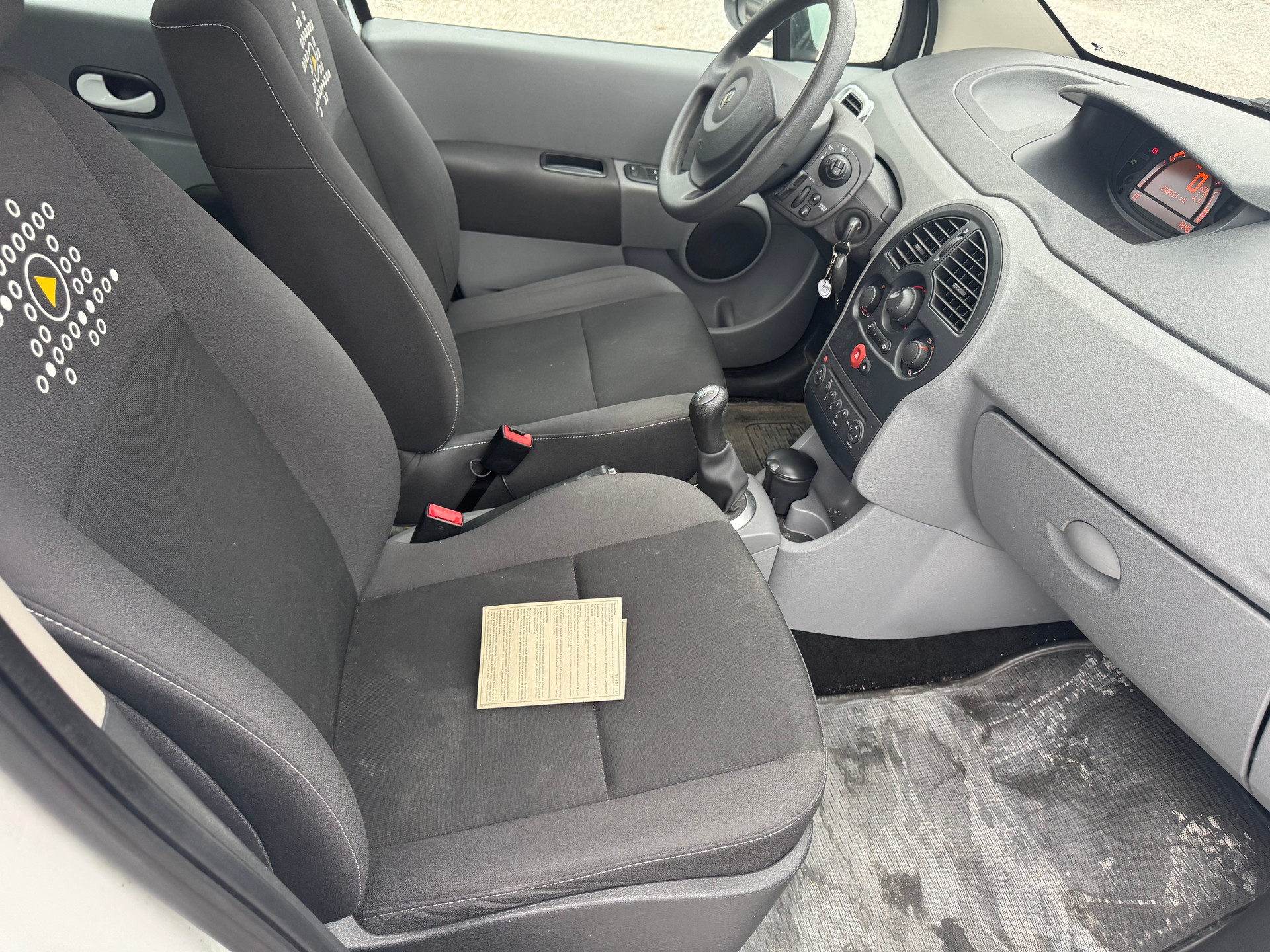 RENAULT Modus 1.2 16V T Yahoo-image-7