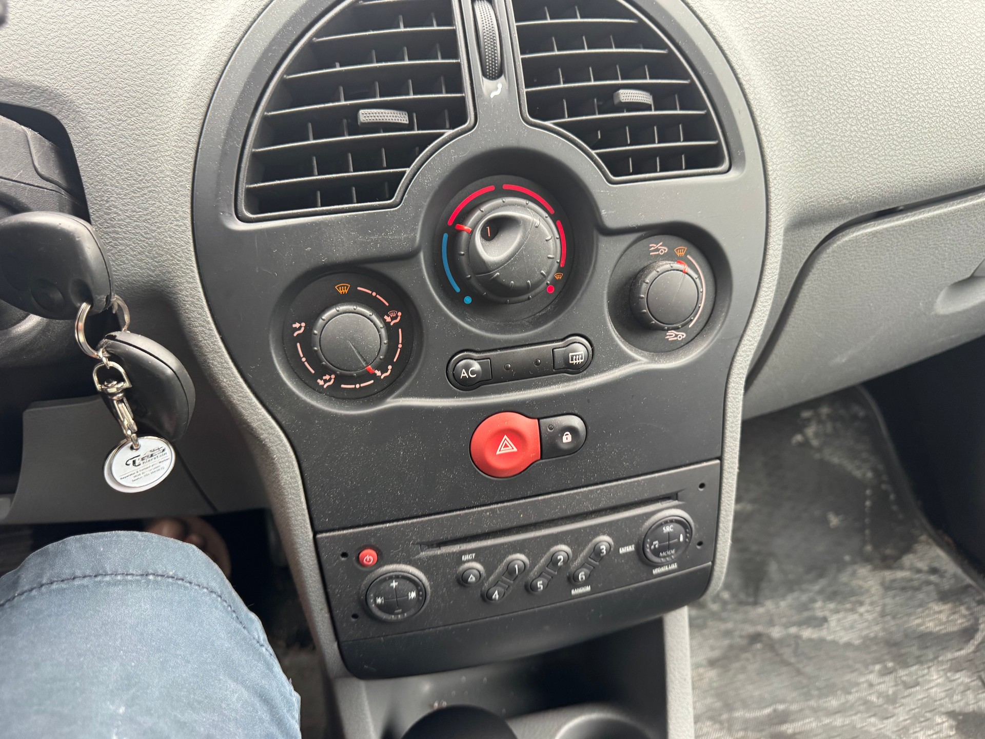 RENAULT Modus 1.2 16V T Yahoo-image-9