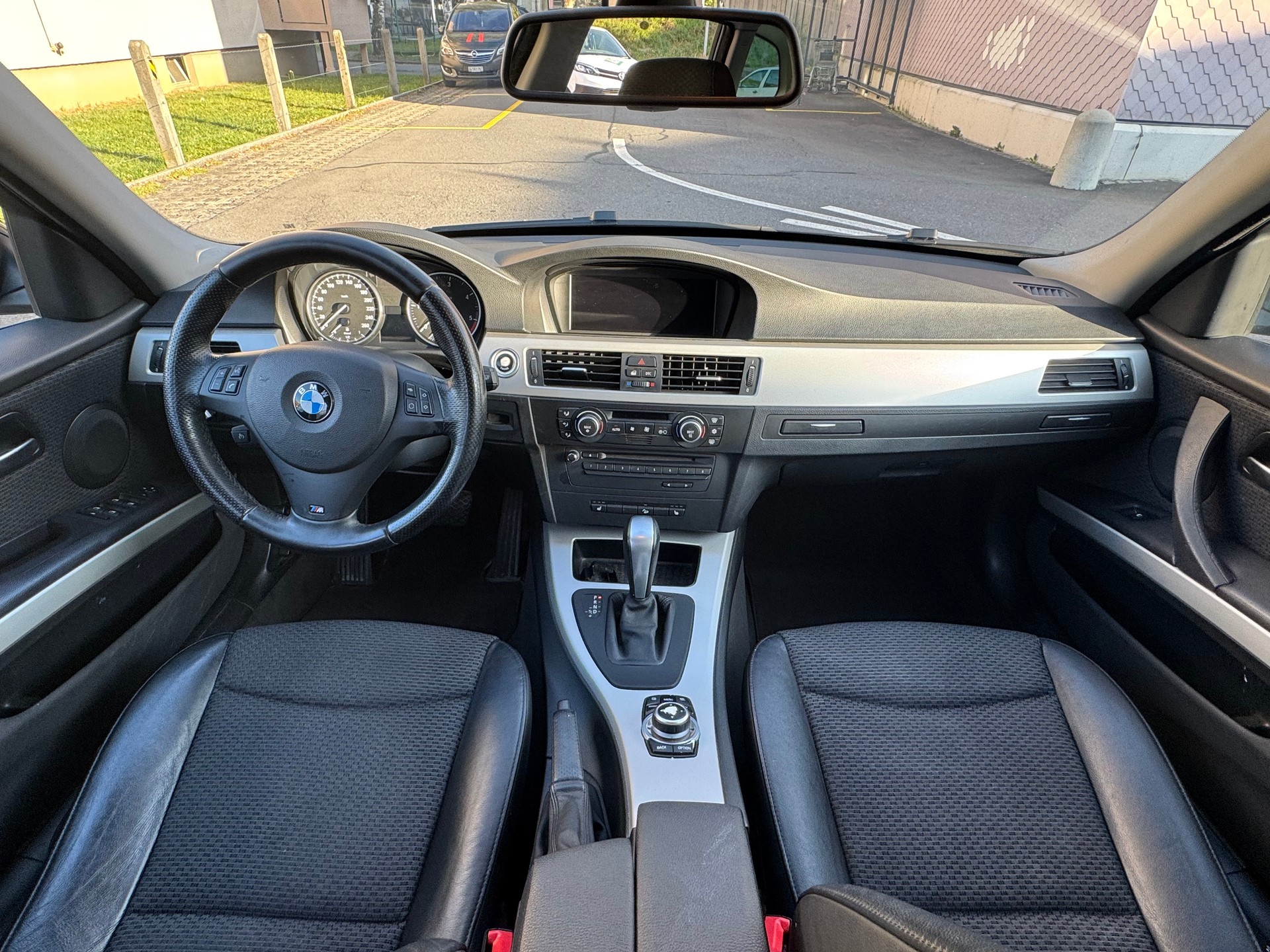 BMW 320d xDrive Touring Steptronic-image-3