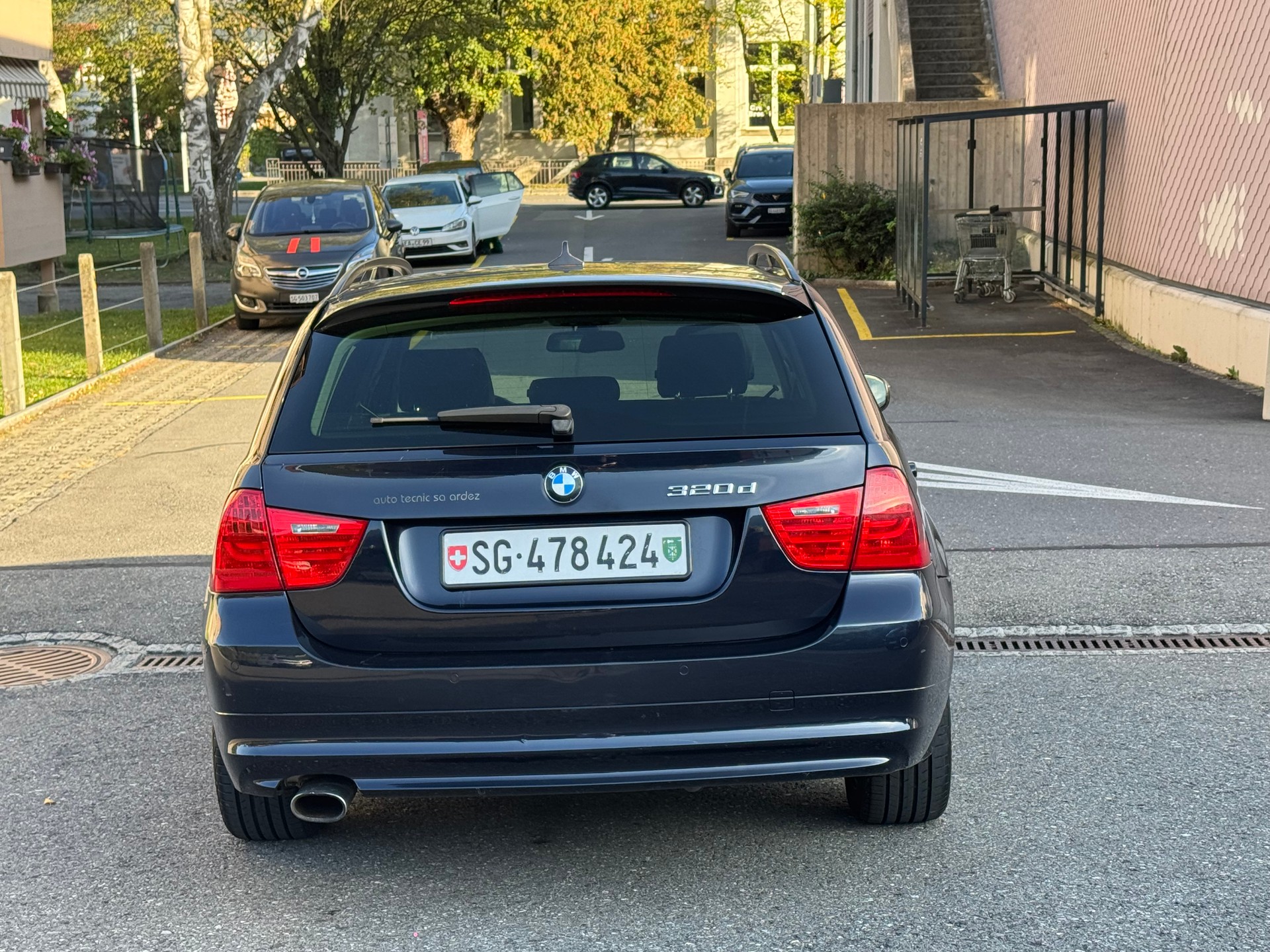 BMW 320d xDrive Touring Steptronic-image-7