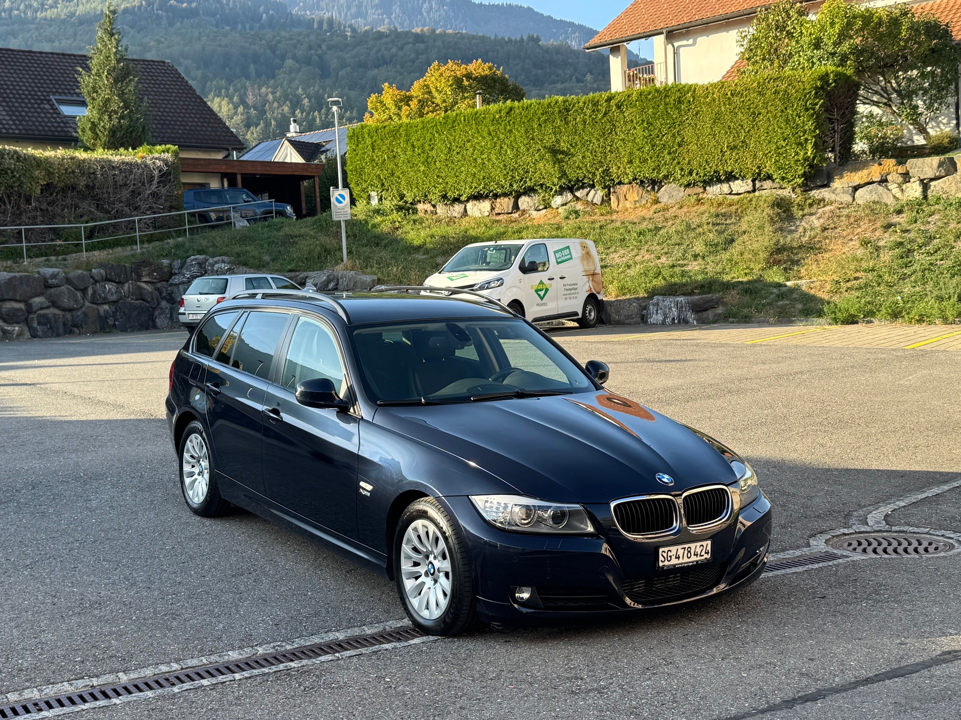 BMW 320d xDrive Touring Steptronic-image-2