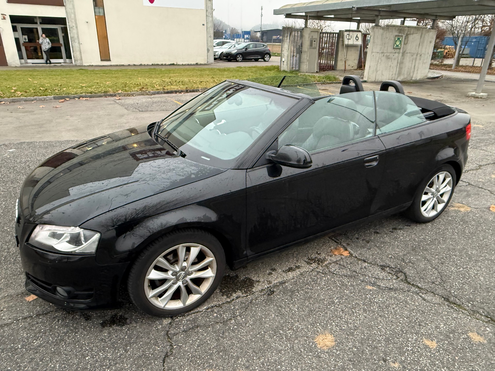 AUDI A3 Cabriolet 1.8 TFSI Style-image-9