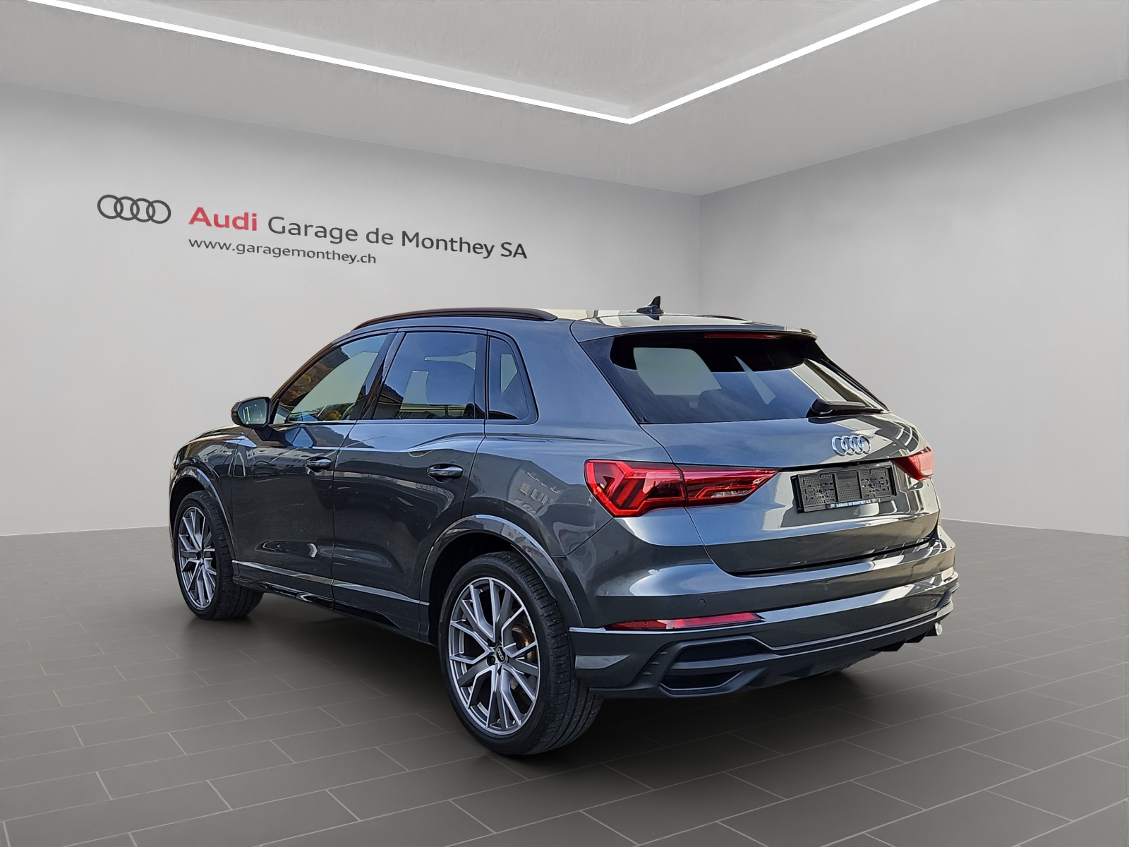 AUDI Q3 35 TFSI S line Attraction S-tronic-image-1