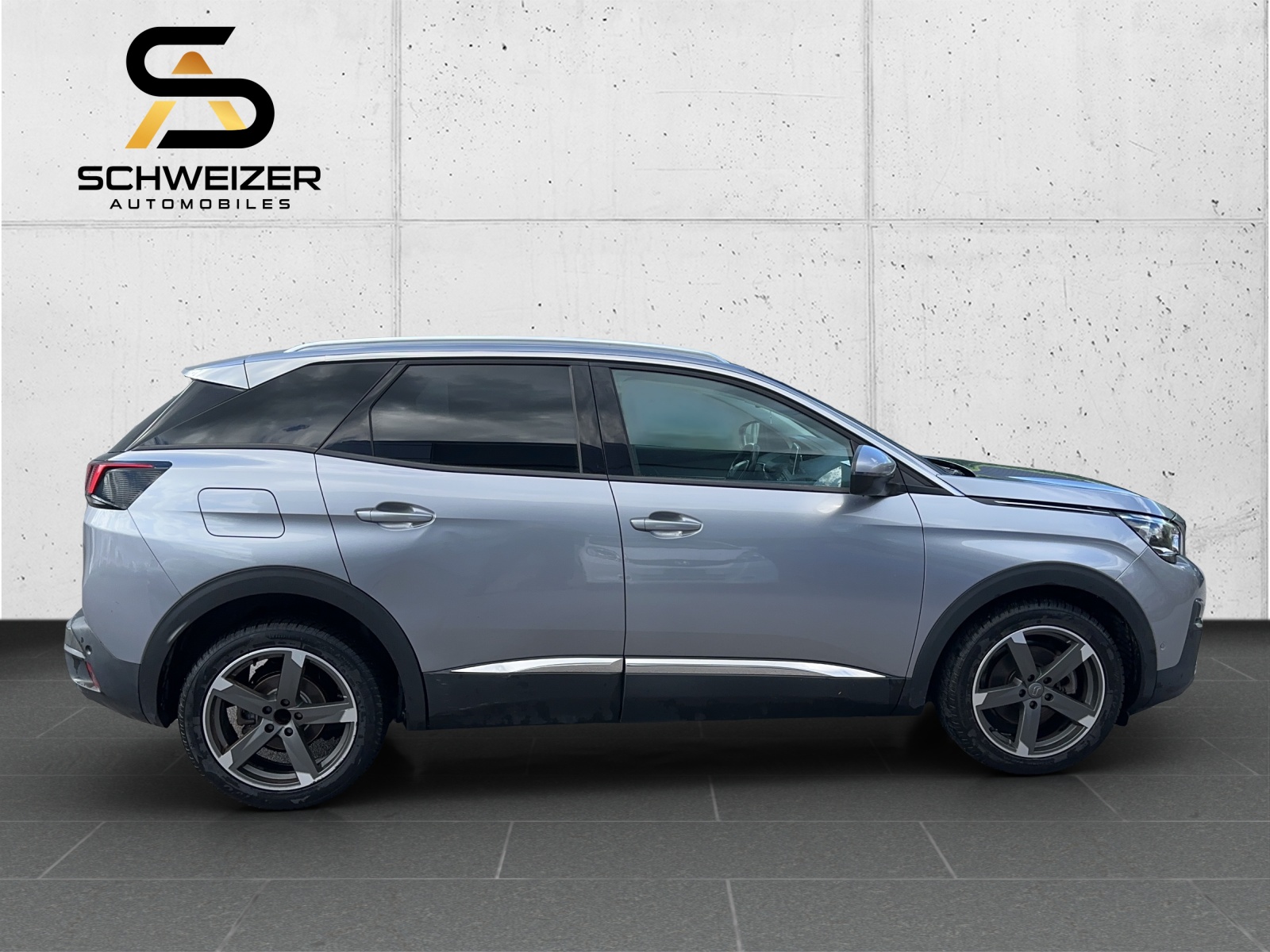 PEUGEOT 3008 1.2 PureTech Allure-image-4