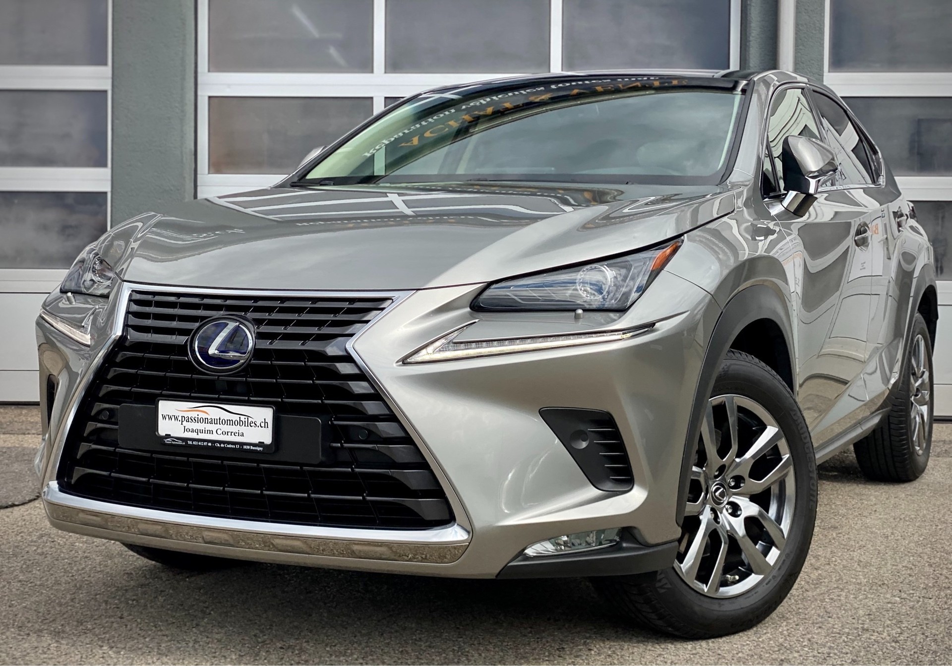 LEXUS NX 300h Diamond E-Four Automatic - Véhicule Suisse (CH)-image-0