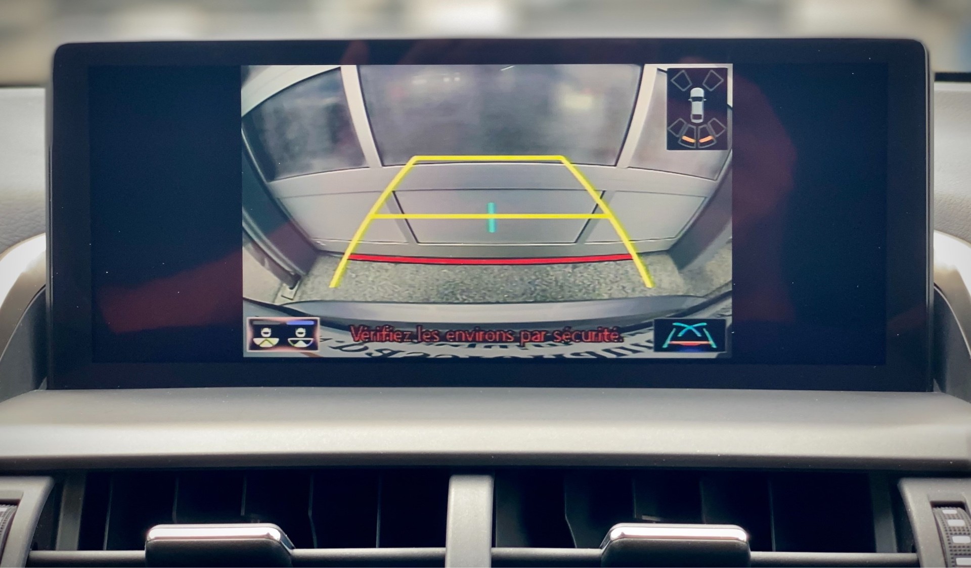 LEXUS NX 300h Diamond E-Four Automatic - Véhicule Suisse (CH)-image-12