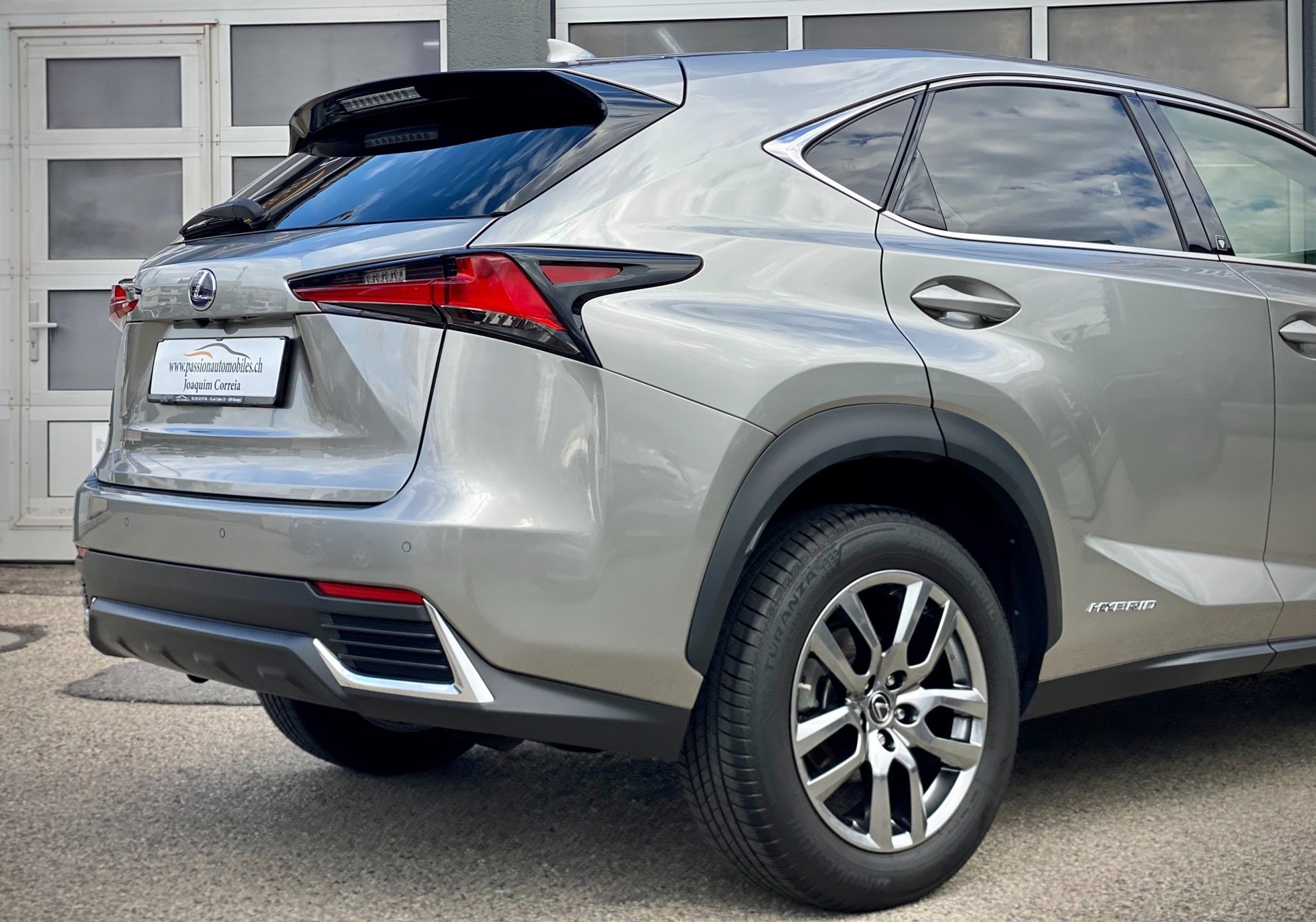 LEXUS NX 300h Diamond E-Four Automatic - Véhicule Suisse (CH)-image-5