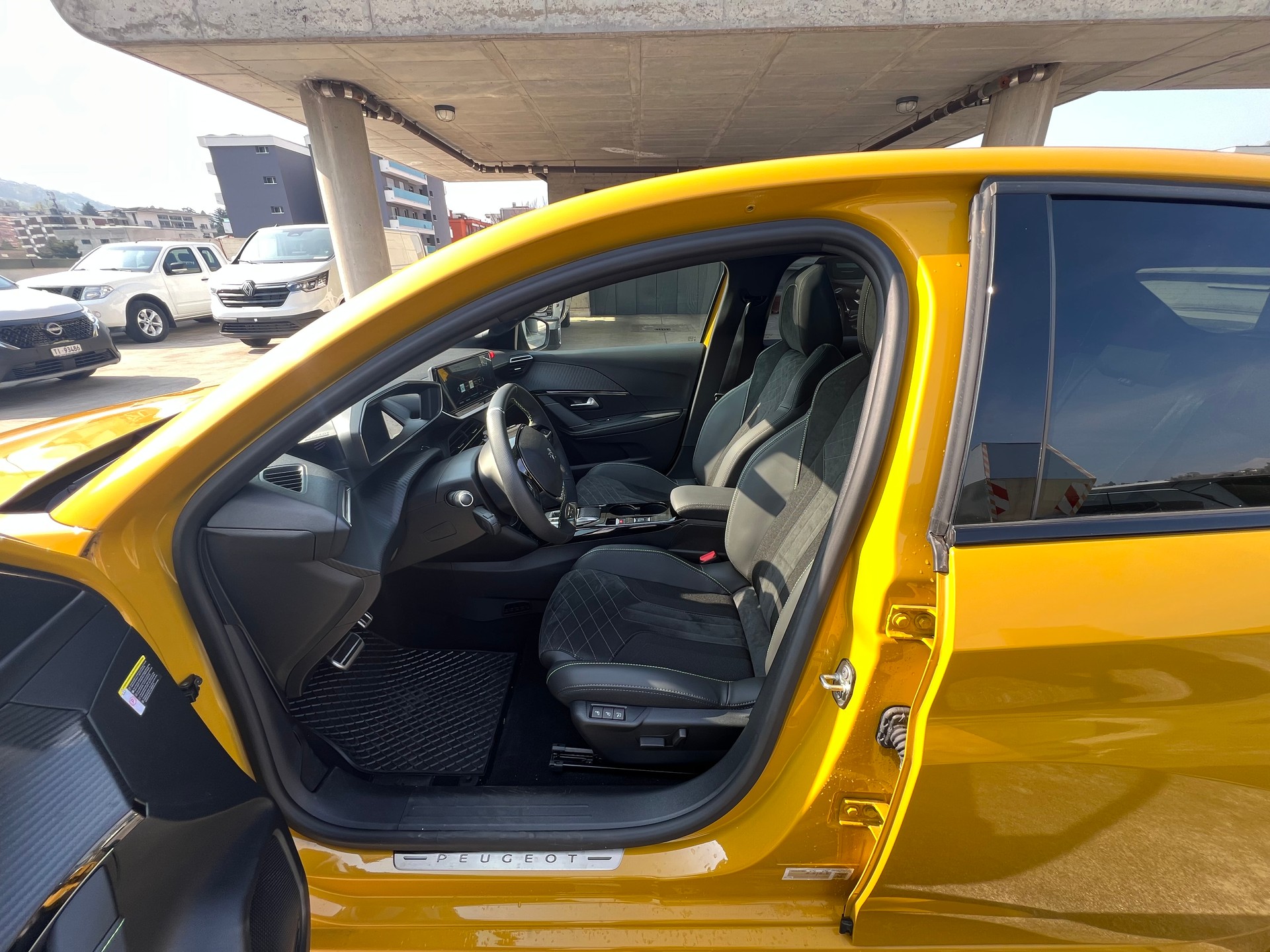 PEUGEOT 208 Elektrik GT-image-9