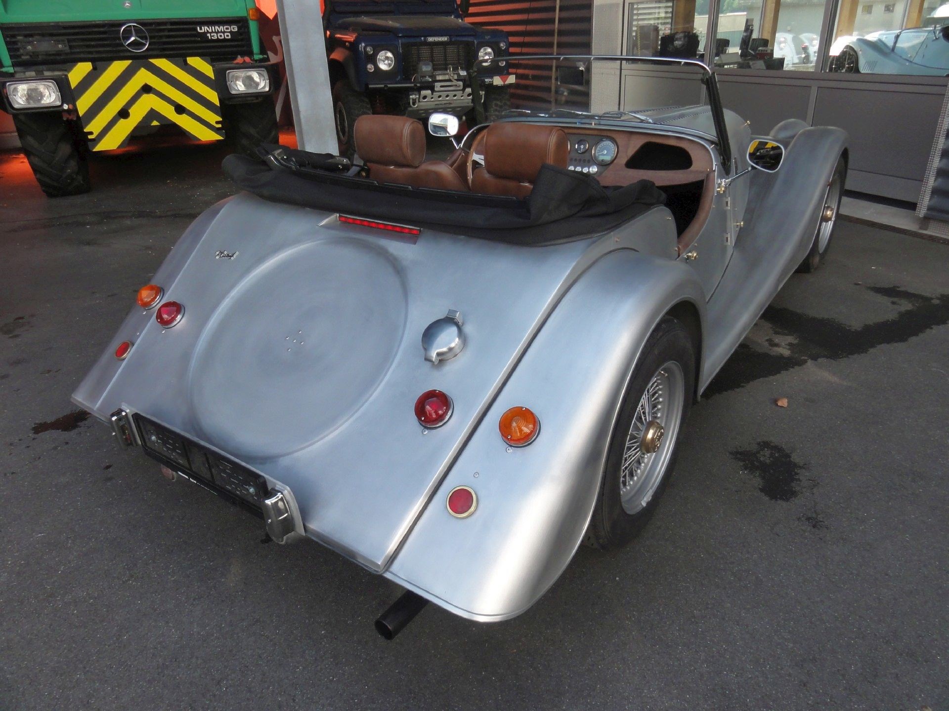 MORGAN einzigartiger Morgan PLUS 4 Avus Autone Vintage Edition-image-5