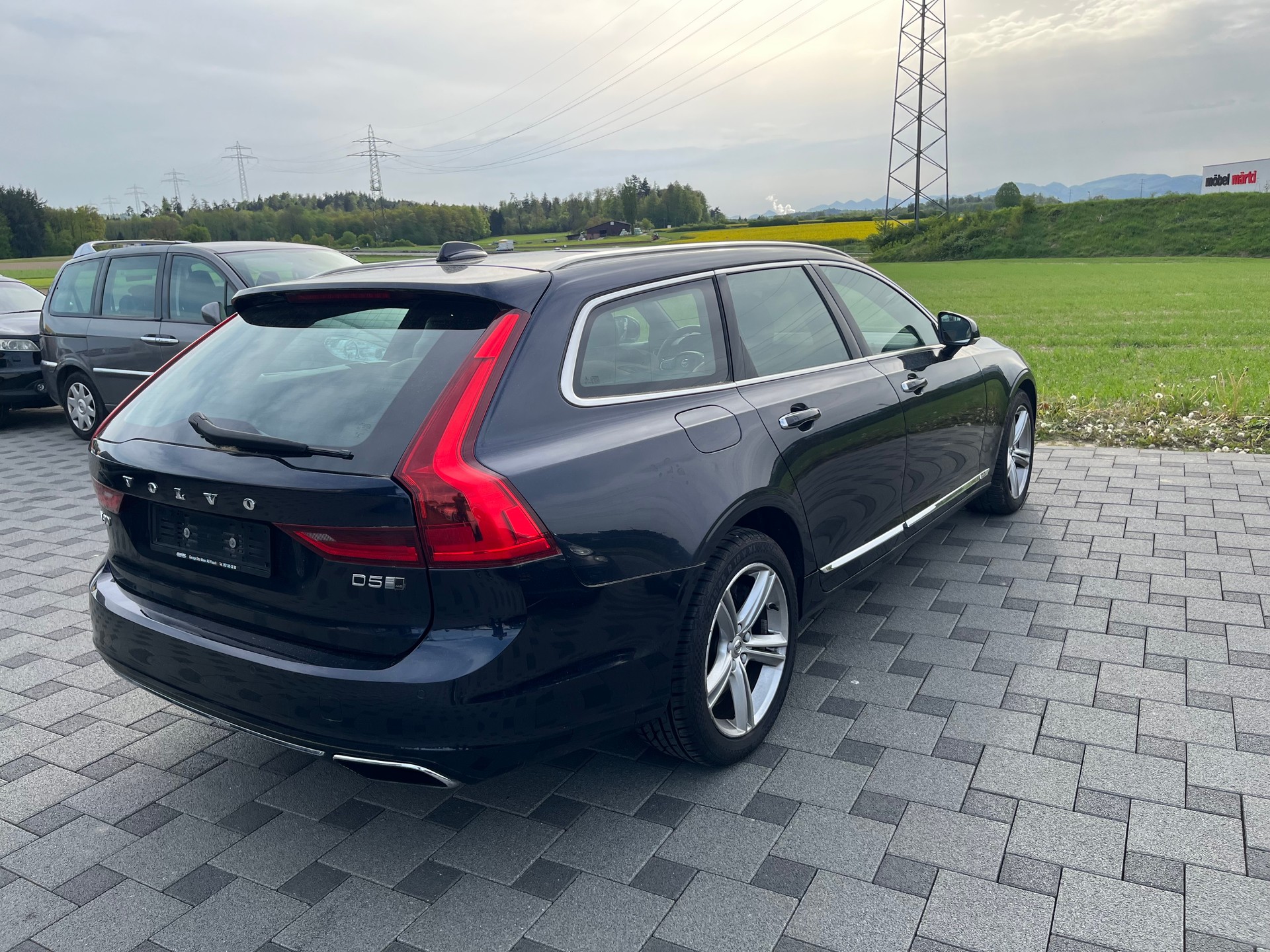 VOLVO V90 D5 AWD R-Design Geartronic Powerpulse-image-4