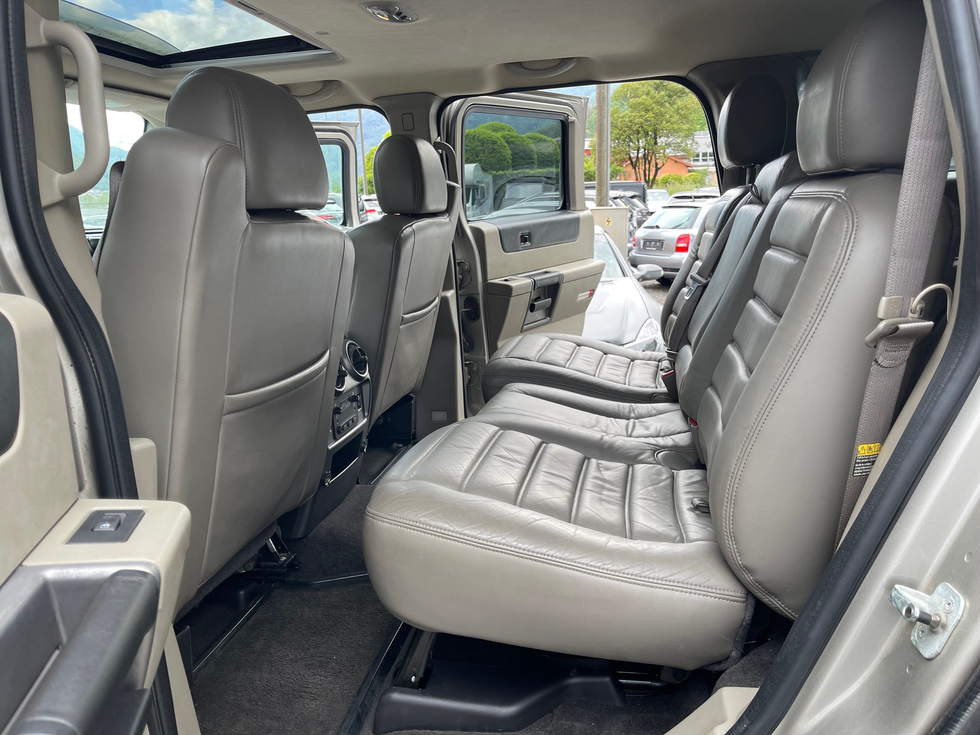 HUMMER H2 6.0-image-10