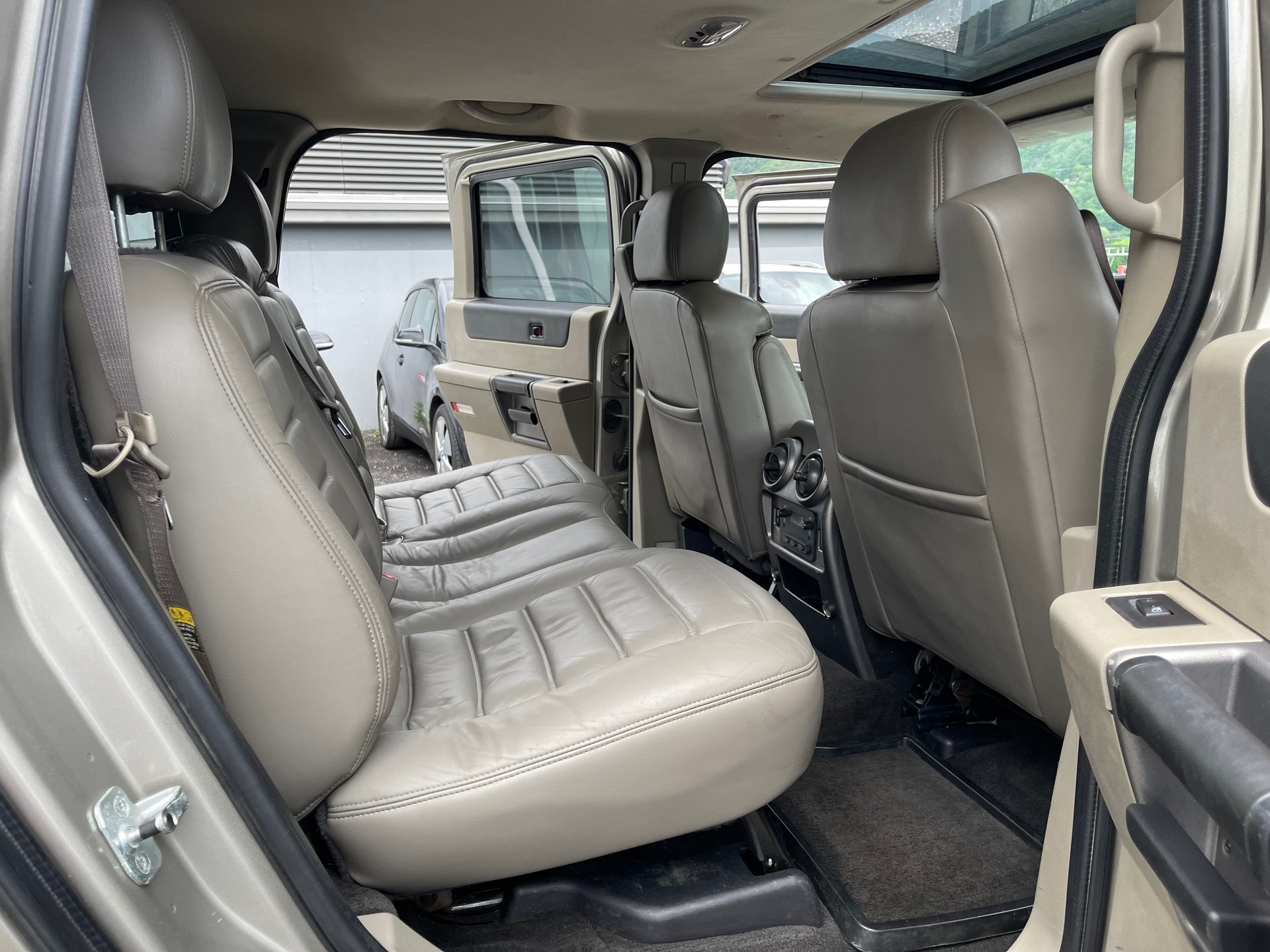 HUMMER H2 6.0-image-8