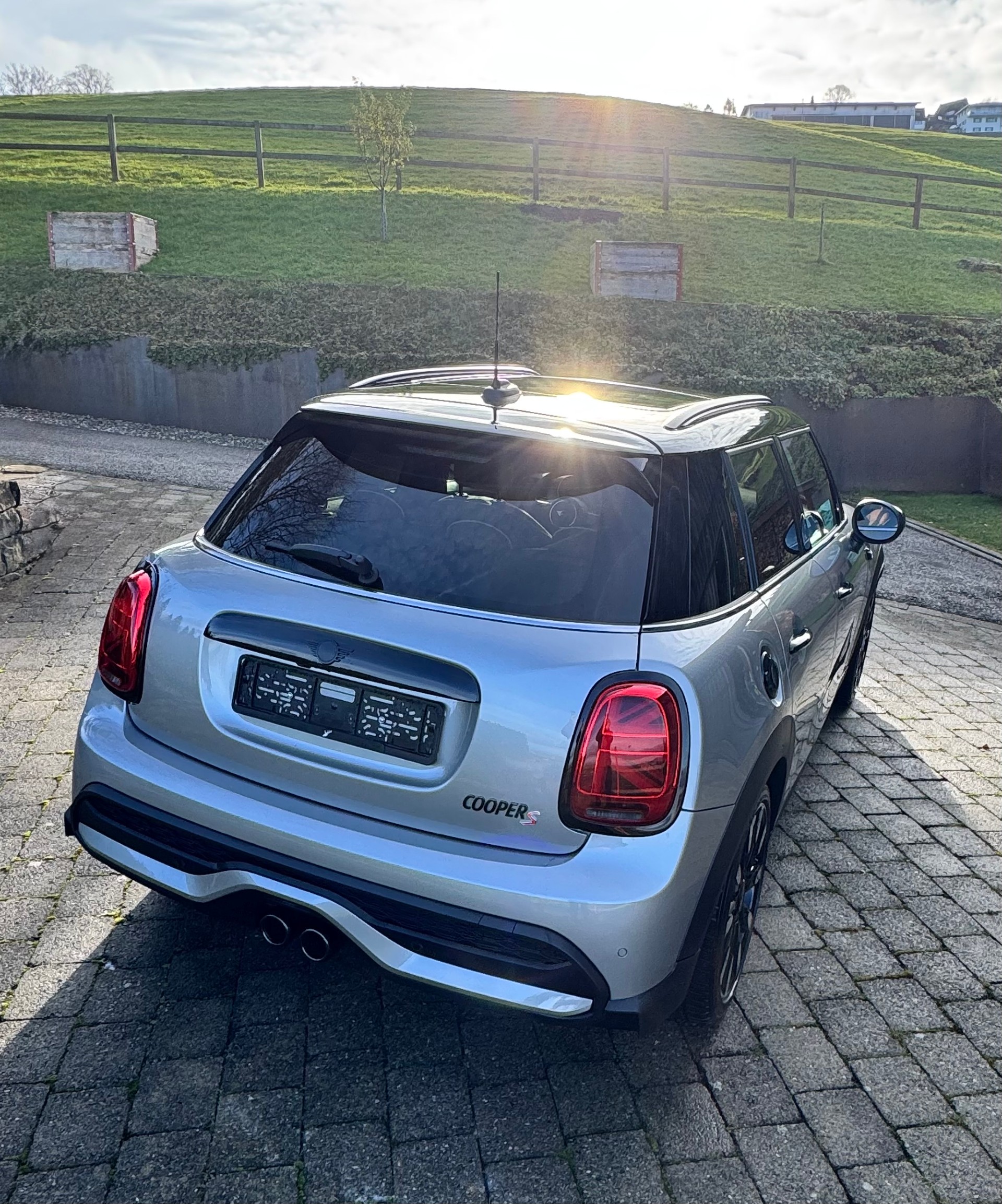 MINI Cooper S Travalgar (5 door)-image-3