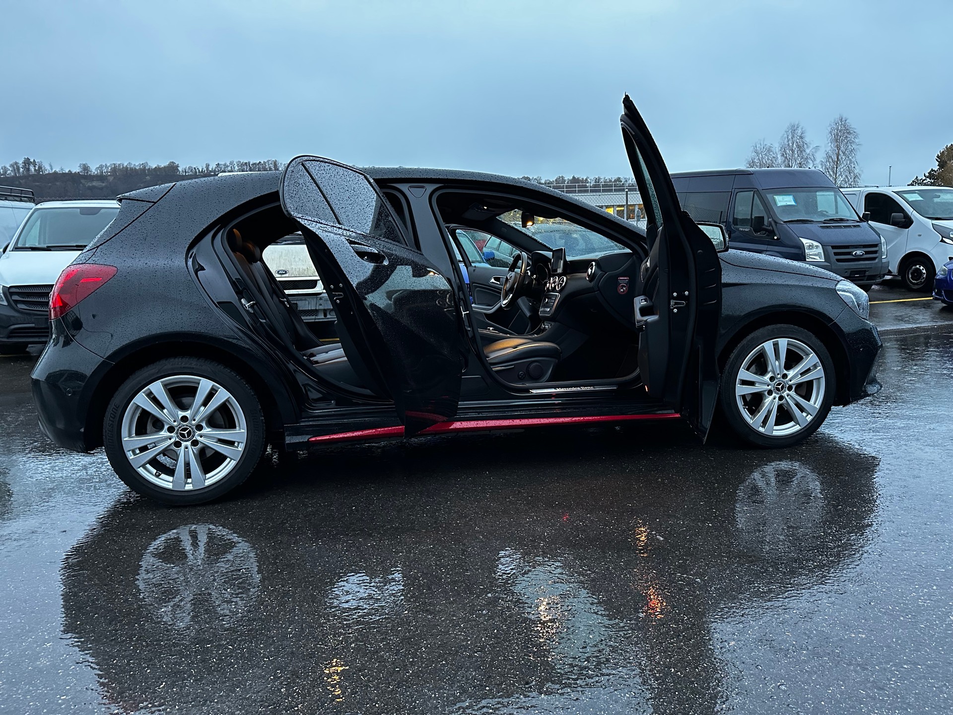 MERCEDES-BENZ A 200 AMG Line 7G-DCT-image-5