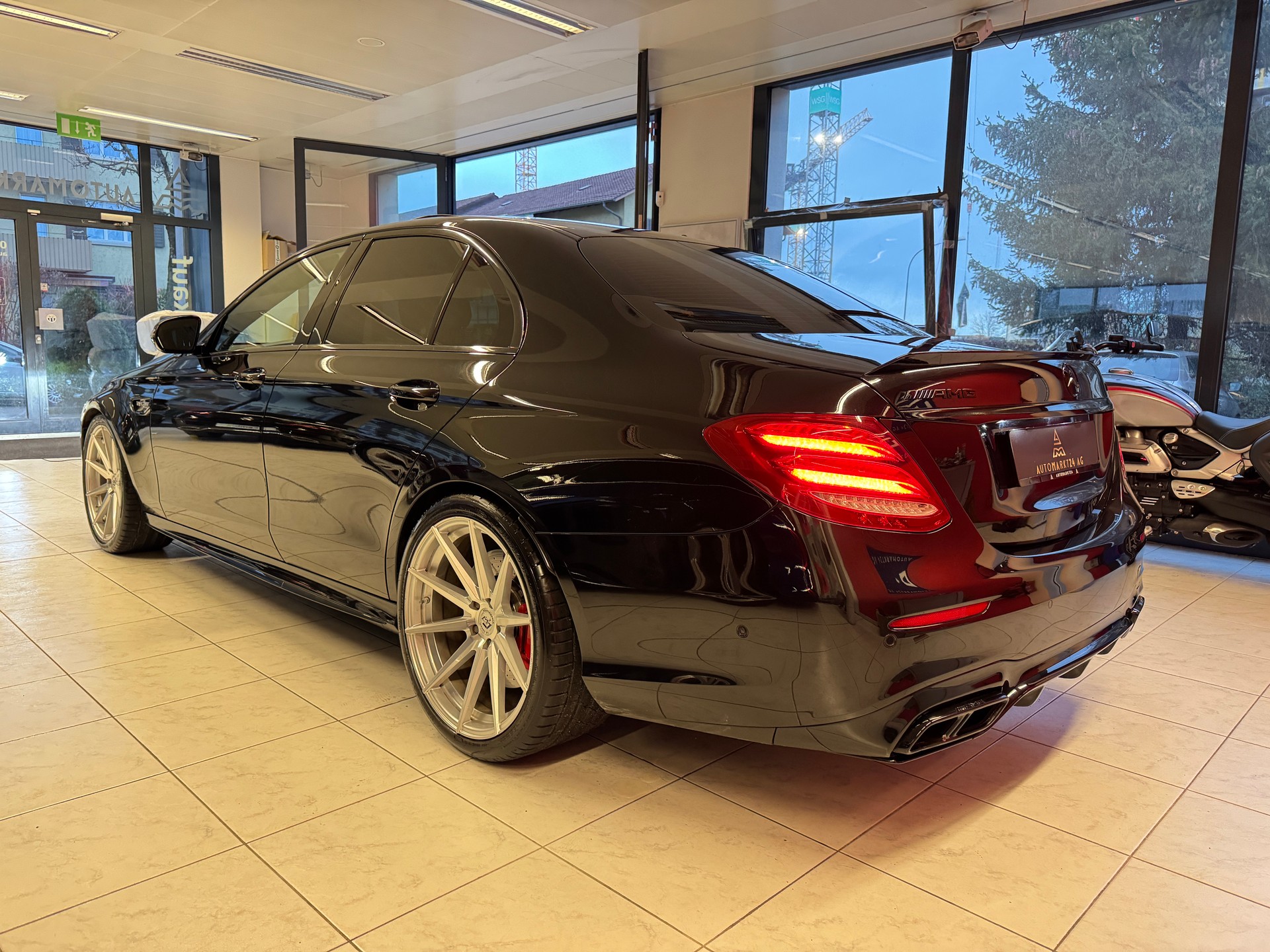 MERCEDES-BENZ E 63 AMG S 4Matic Speedshift MCT-image-12