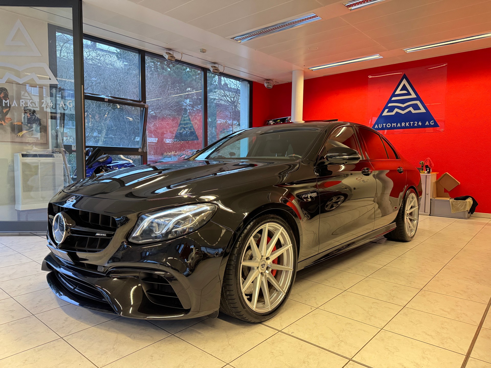 MERCEDES-BENZ E 63 AMG S 4Matic Speedshift MCT-image-2