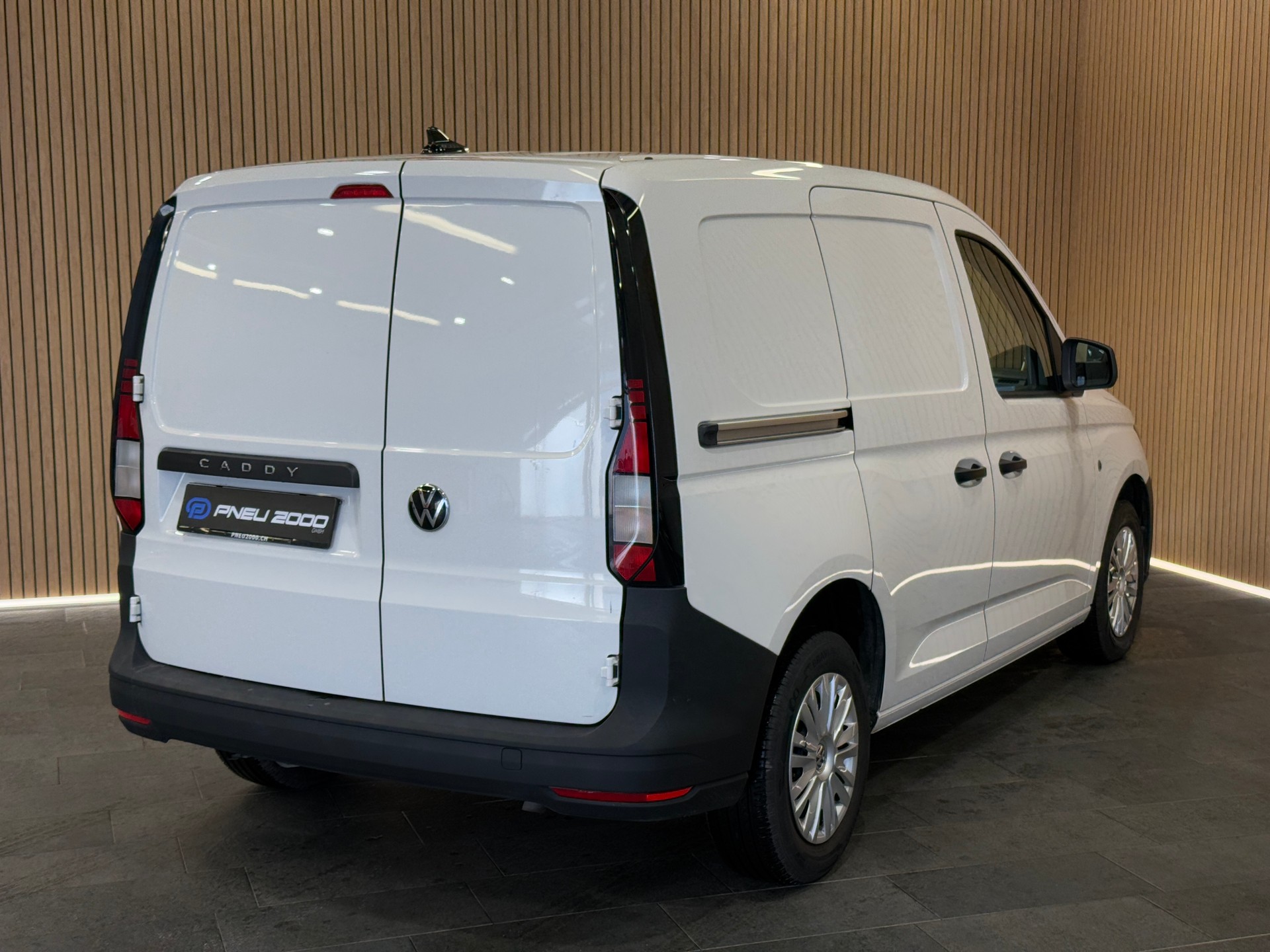 VW Caddy Cargo 2.0TDI Entry-showroom-element-2
