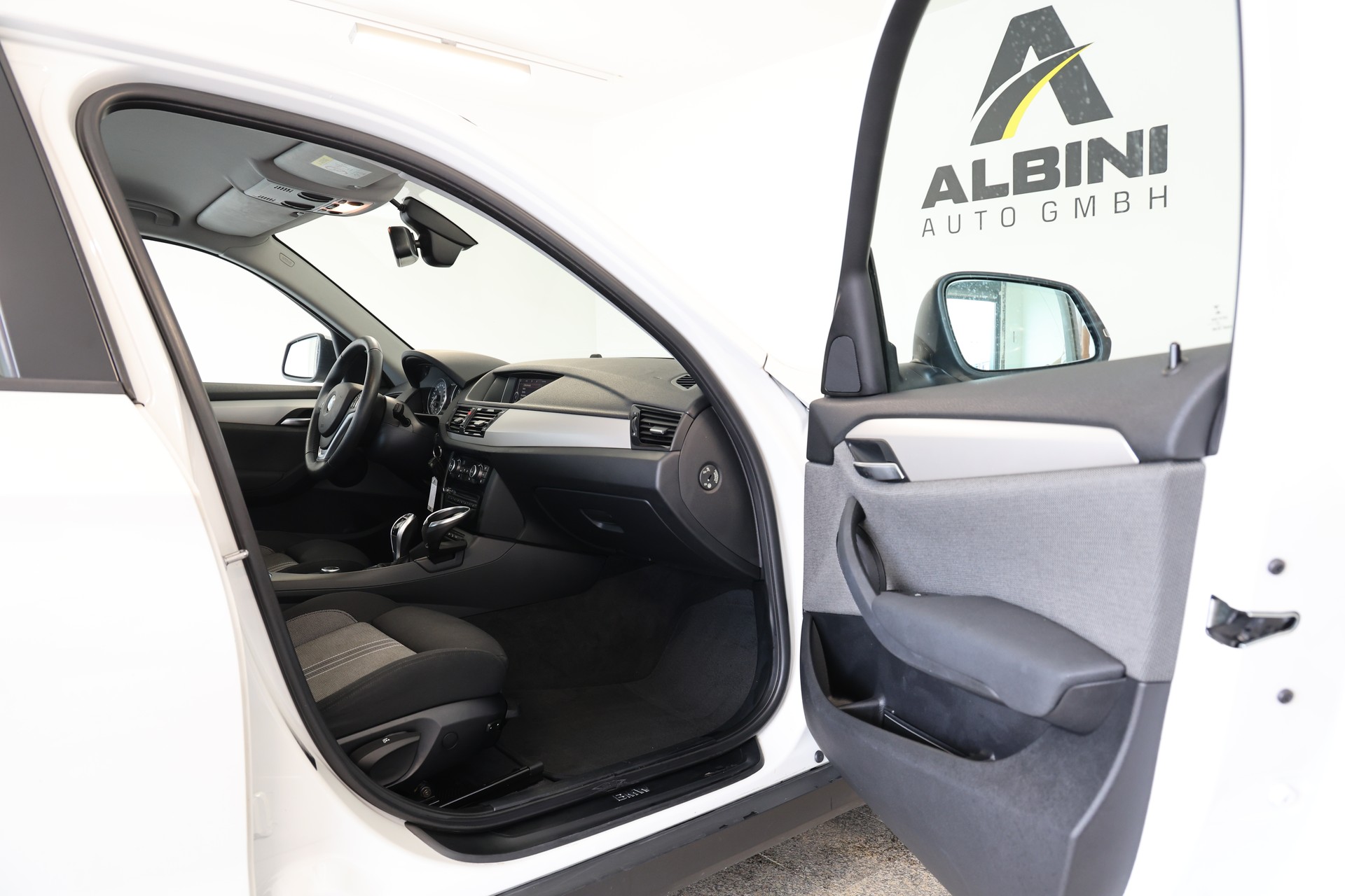 BMW X1 xDrive 20i Steptronic-image-10
