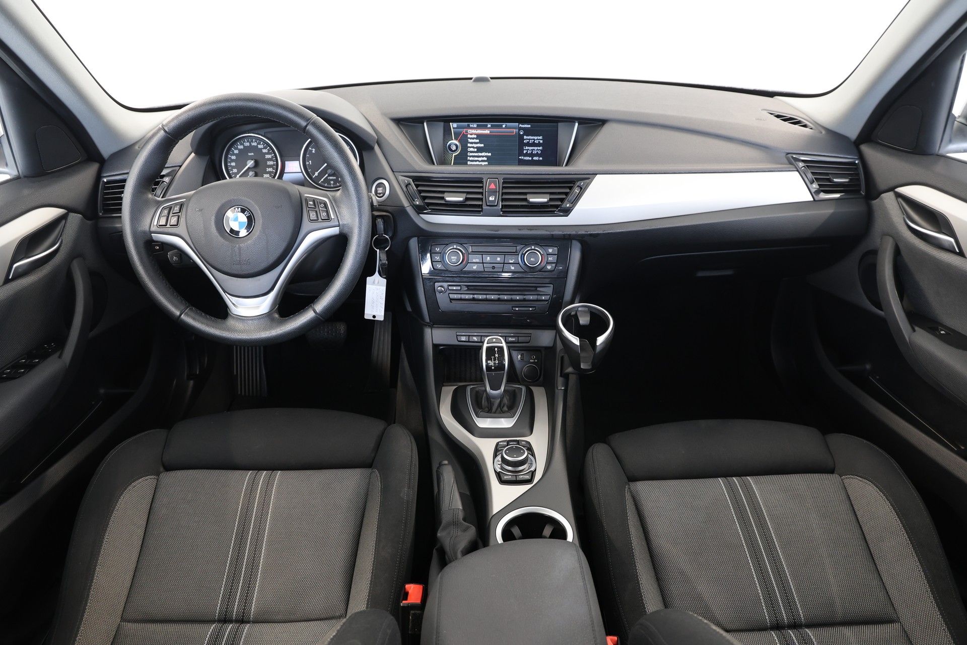 BMW X1 xDrive 20i Steptronic-image-9