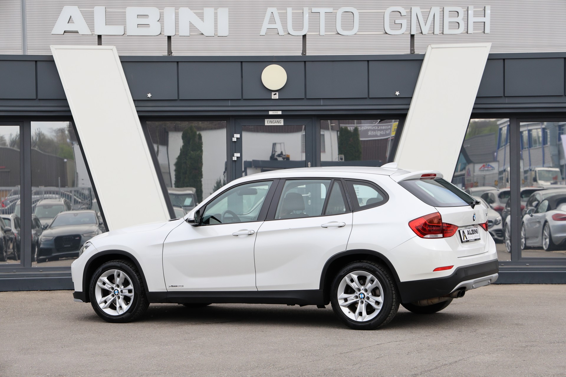 BMW X1 xDrive 20i Steptronic-image-3