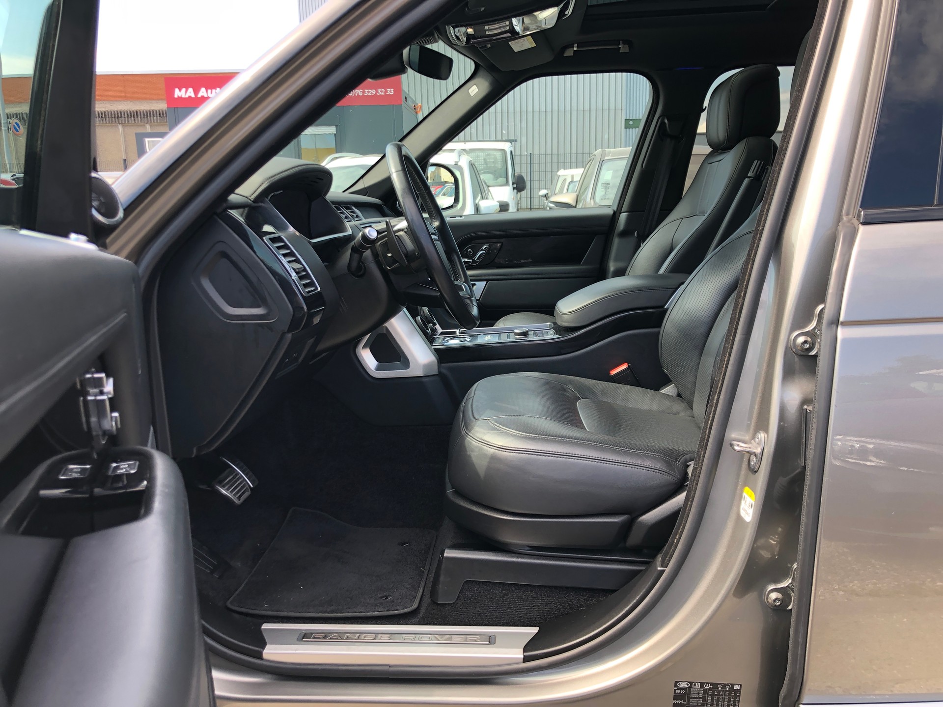 LAND ROVER Range Rover 4.4 SDV8 Vogue Automatic-image-13