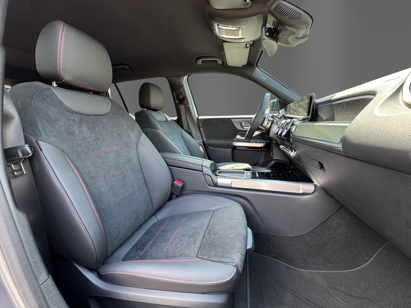 MERCEDES-BENZ GLB 250 4Matic 8G-Tronic-image-17