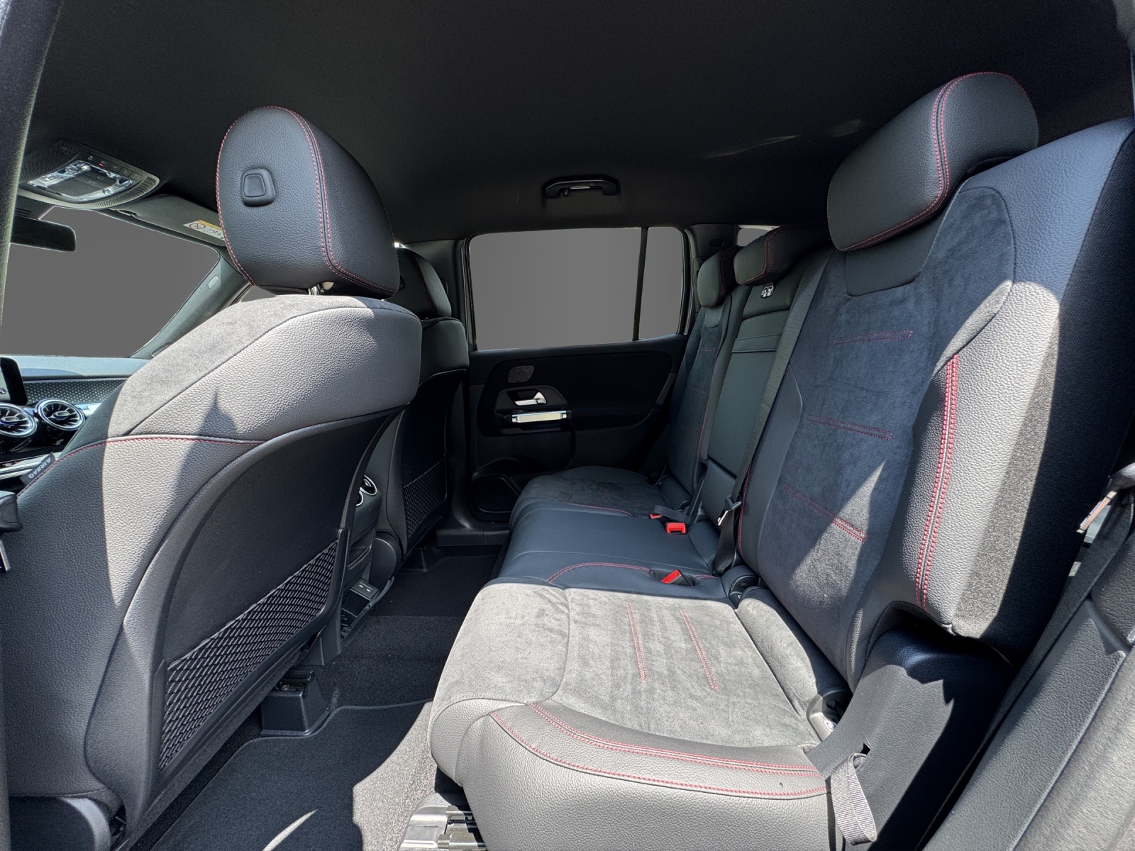 MERCEDES-BENZ GLB 250 4Matic 8G-Tronic-image-12