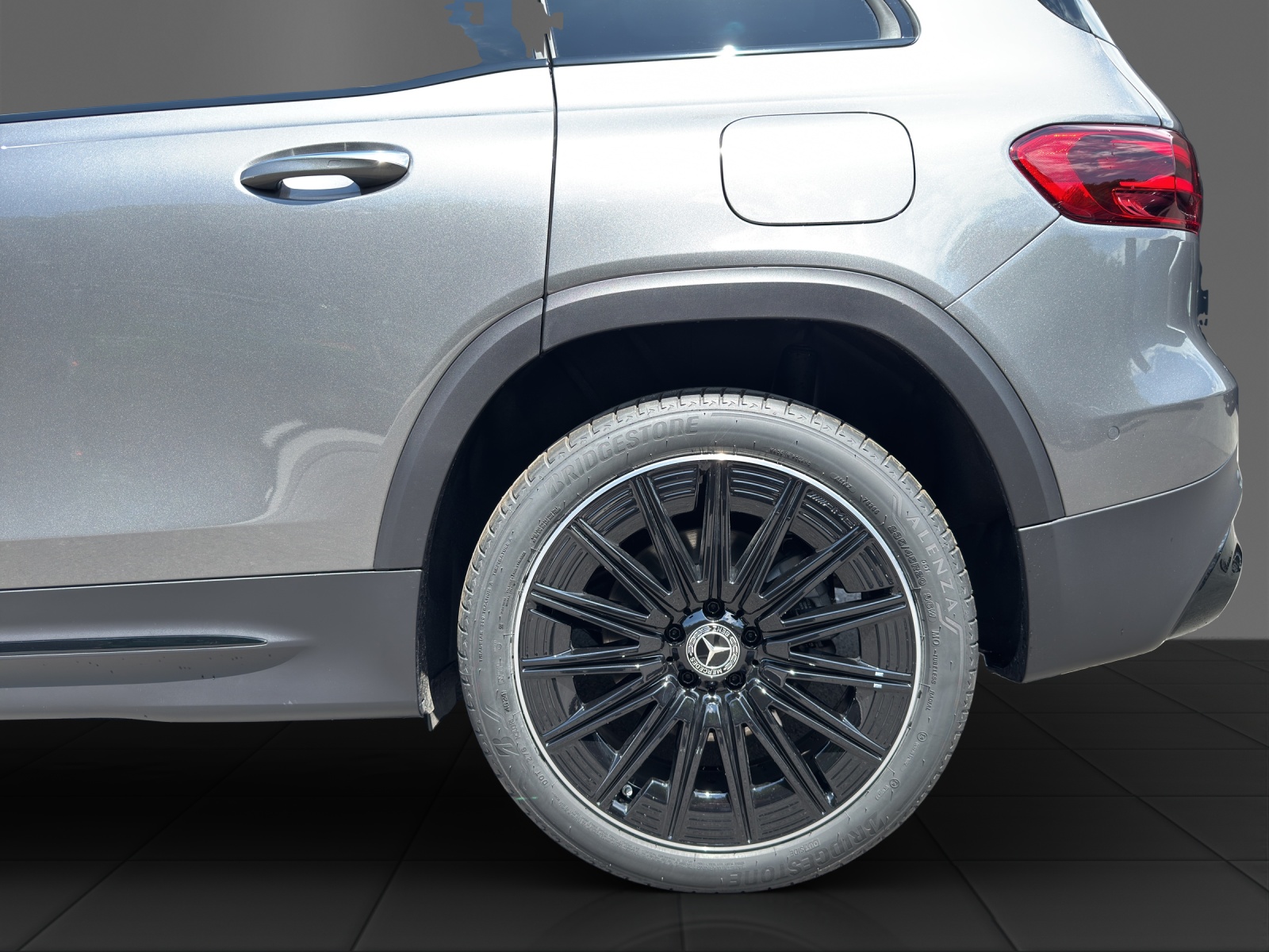 MERCEDES-BENZ GLB 250 4Matic 8G-Tronic-image-21