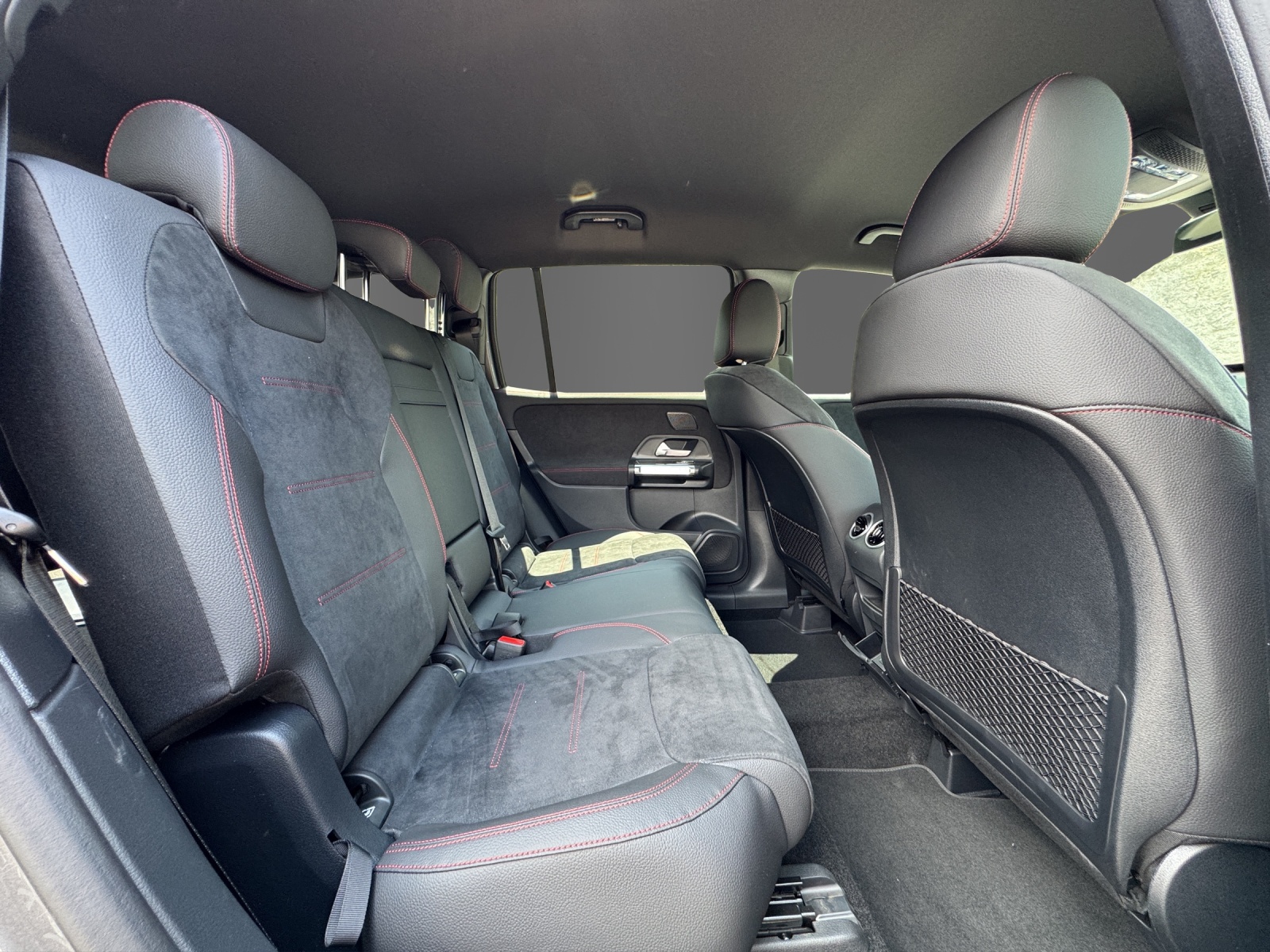 MERCEDES-BENZ GLB 250 4Matic 8G-Tronic-image-18
