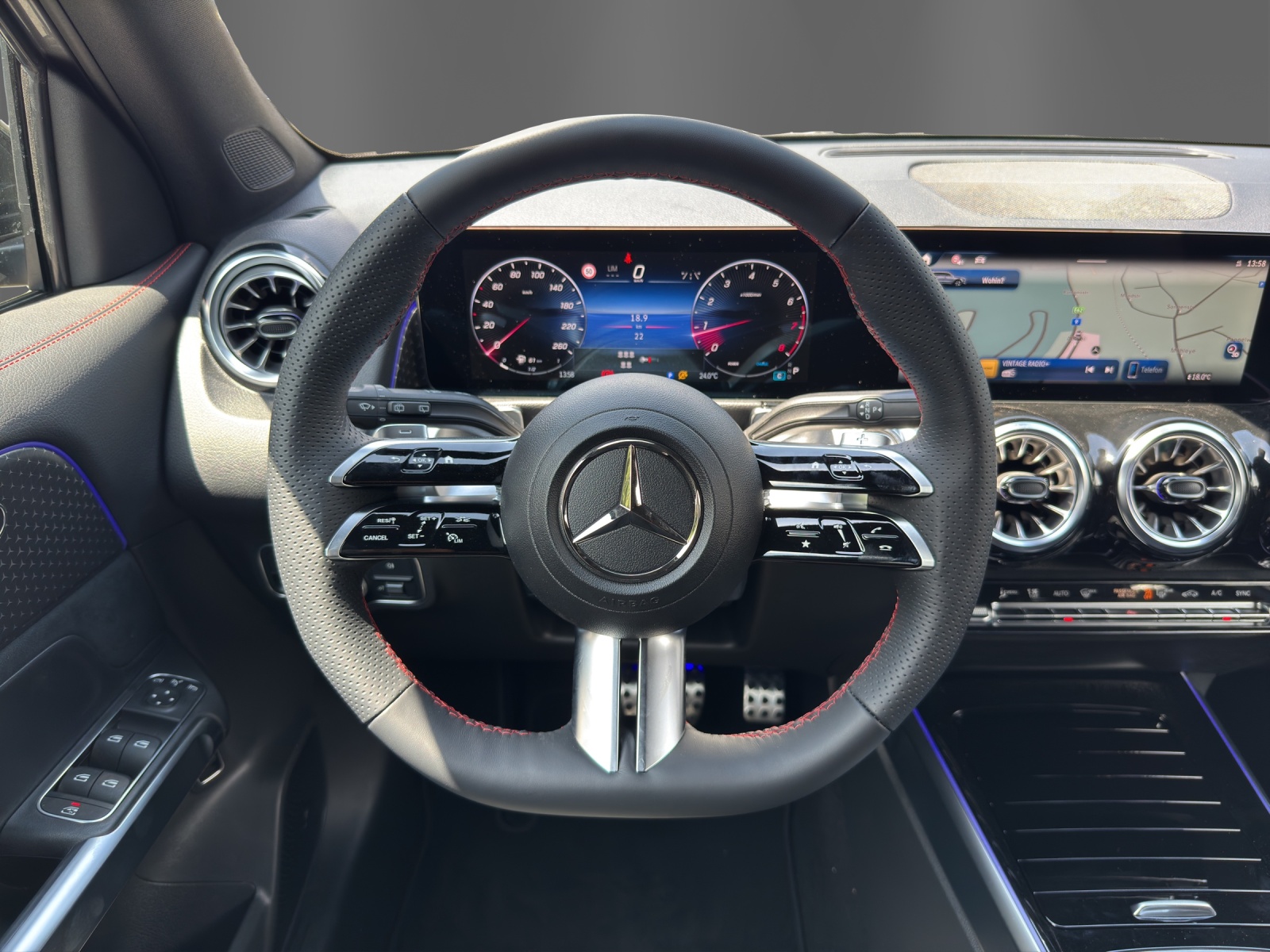 MERCEDES-BENZ GLB 250 4Matic 8G-Tronic-image-9