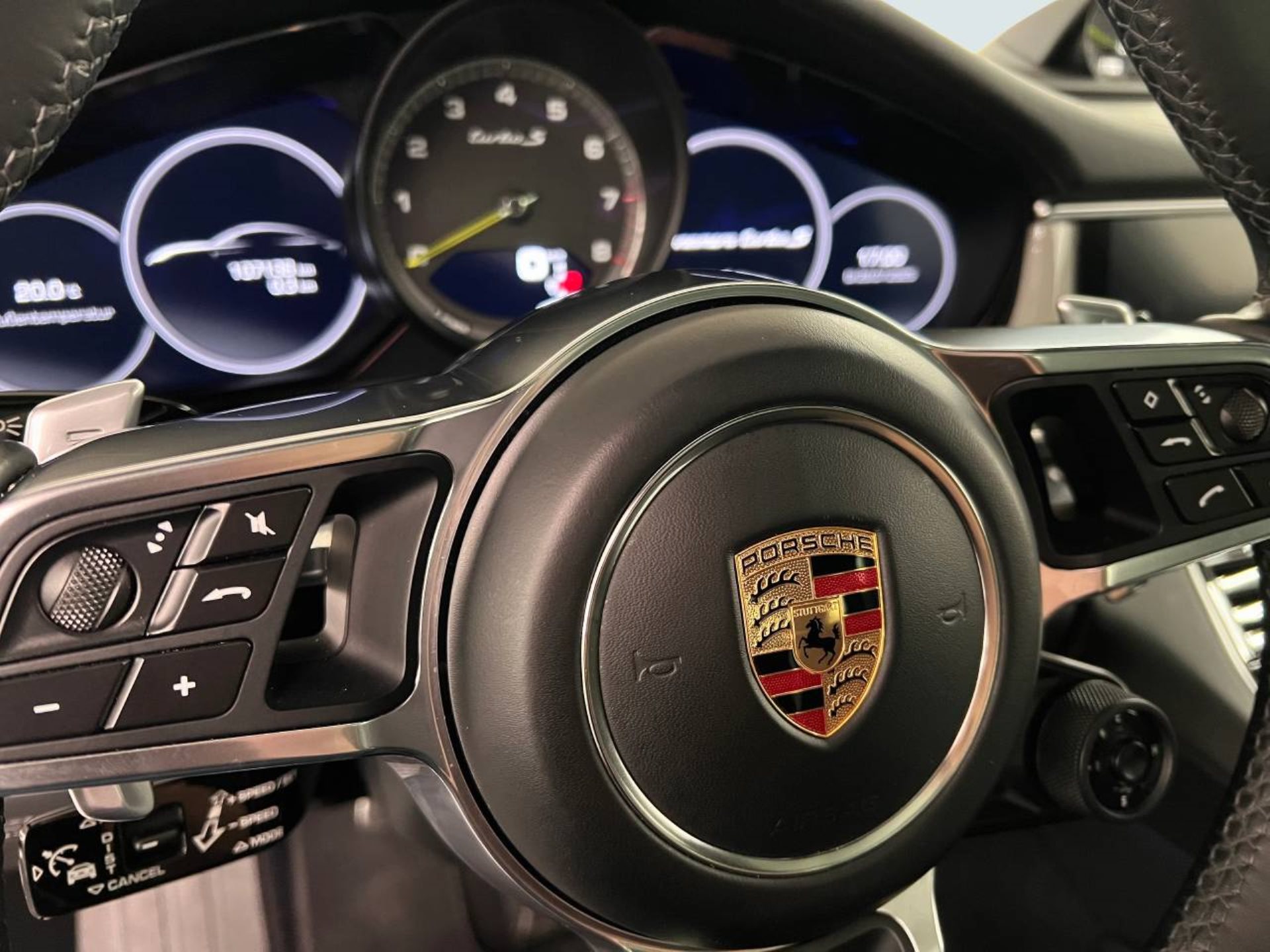 PORSCHE Panamera Turbo S E-Hybrid-image-14