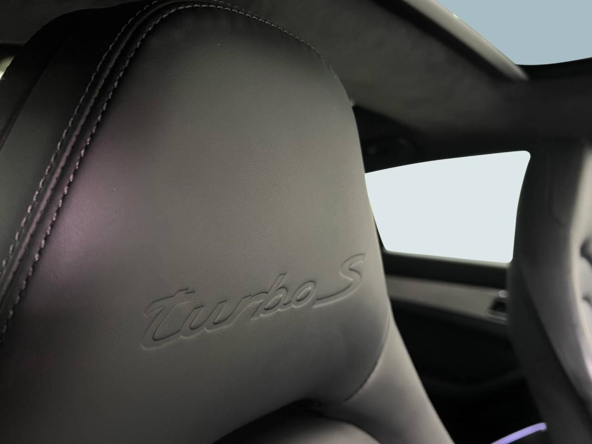 PORSCHE Panamera Turbo S E-Hybrid-image-19
