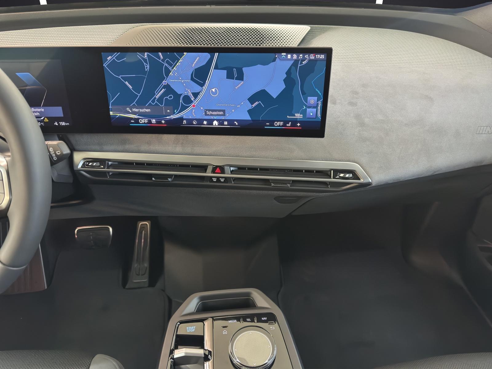 BMW iX xDrive45-image-21
