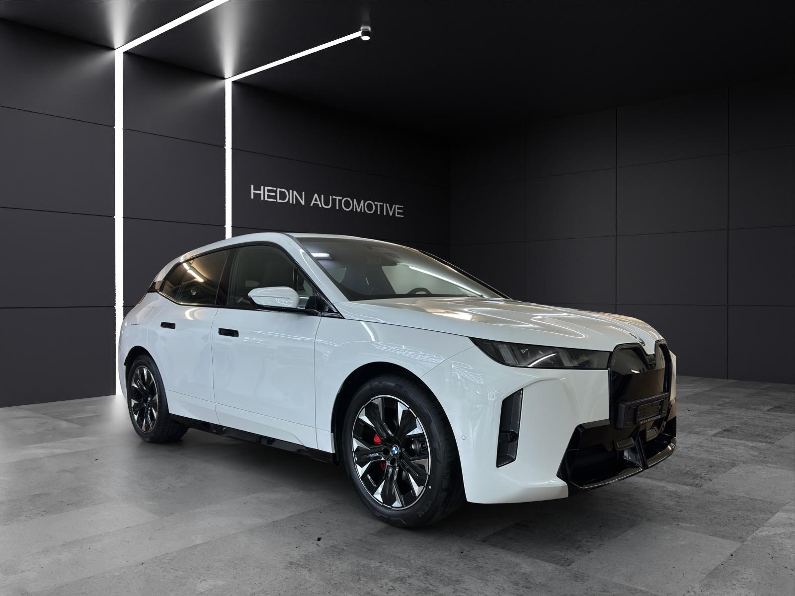 BMW iX xDrive45-image-6