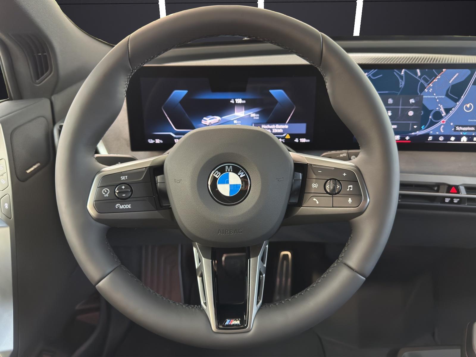 BMW iX xDrive45-image-18