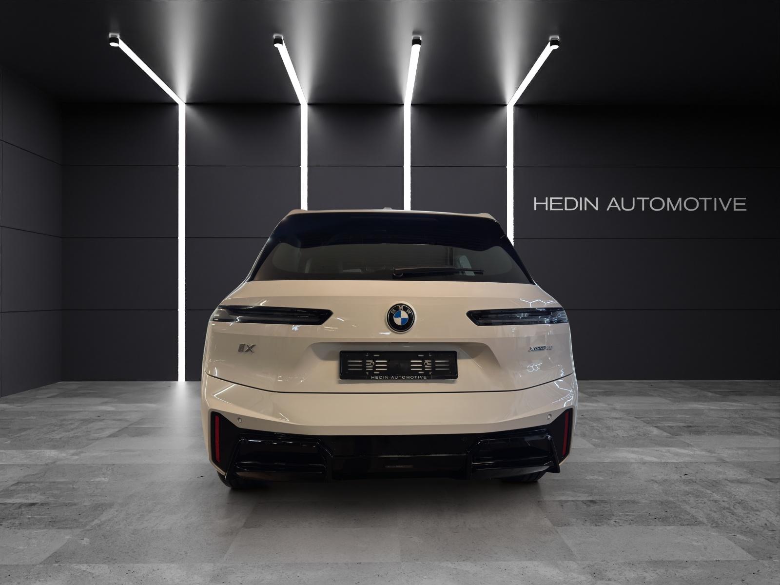 BMW iX xDrive45-image-3